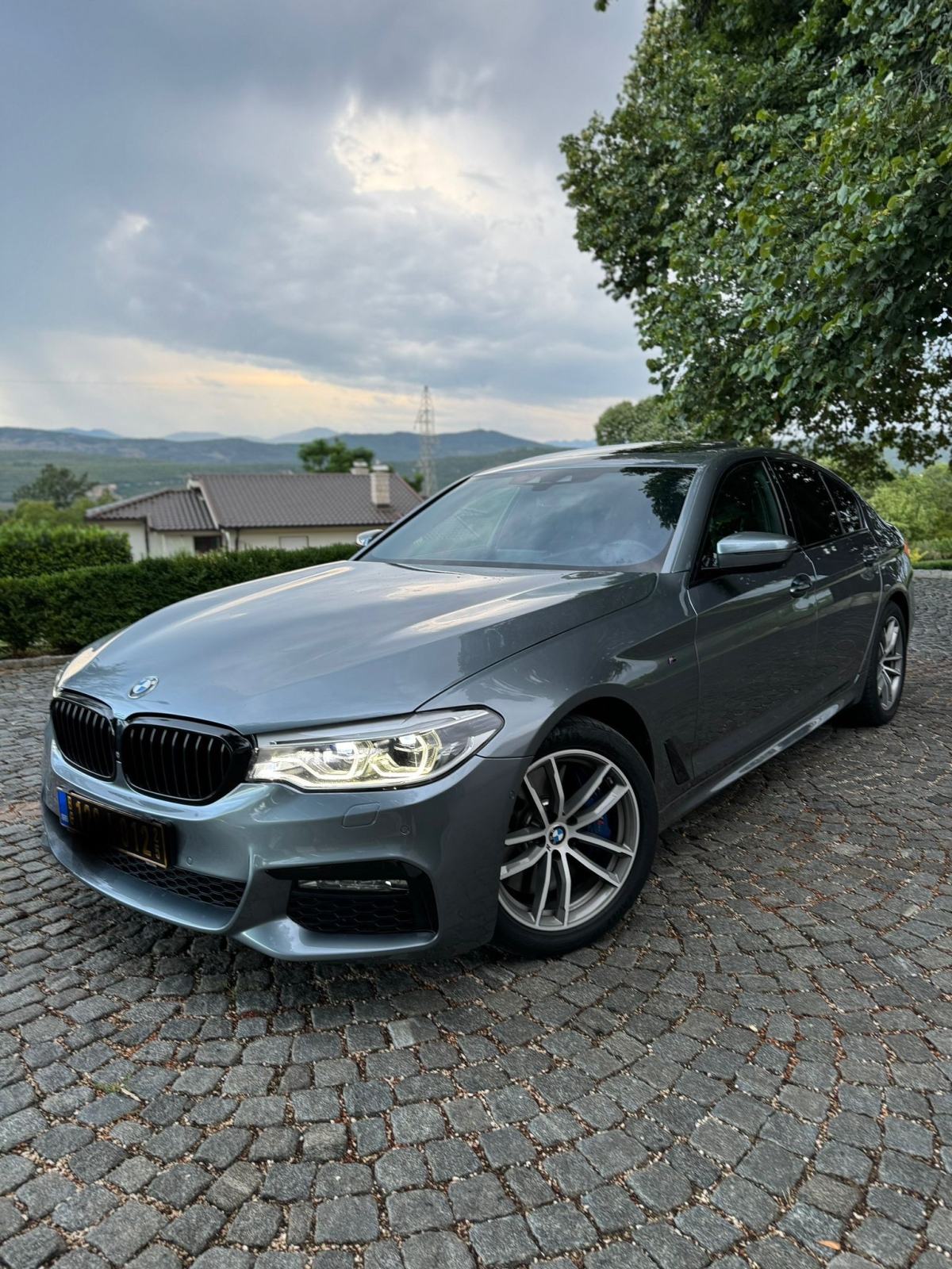 BMW 540xi -m paket visoko individualiziran- prvi vlasnik i novo stanje, fotografija 18