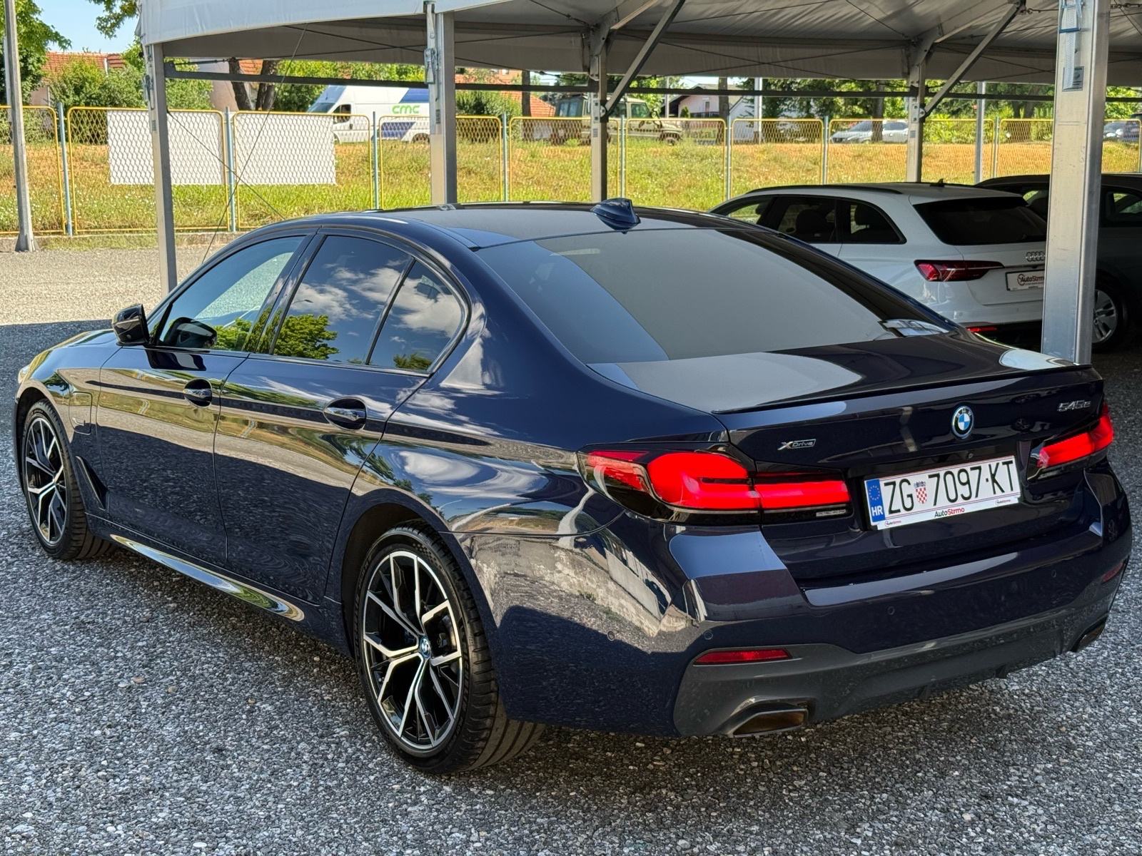 BMW 545e xDrive | M Sport | Laser | 395 KS | Reg.12/26, fotografija 6