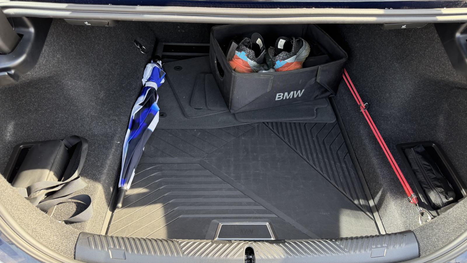 BMW 550e XDrive, M Sport, automatik, 2025g., fotografija 6