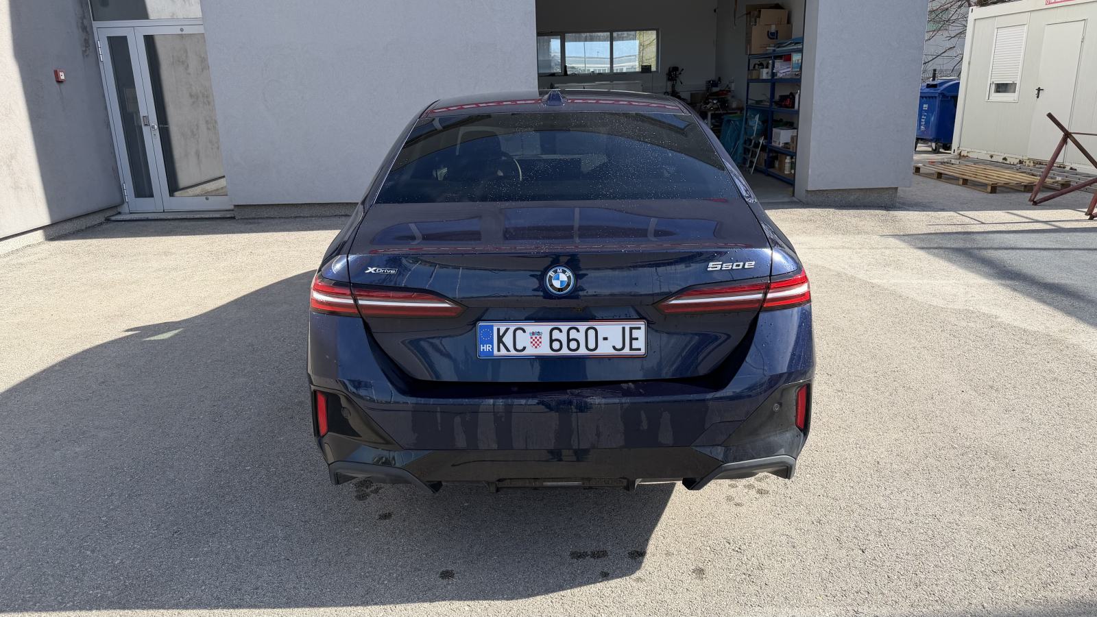 BMW 550e XDrive, M Sport, automatik, 2025g., fotografija 2