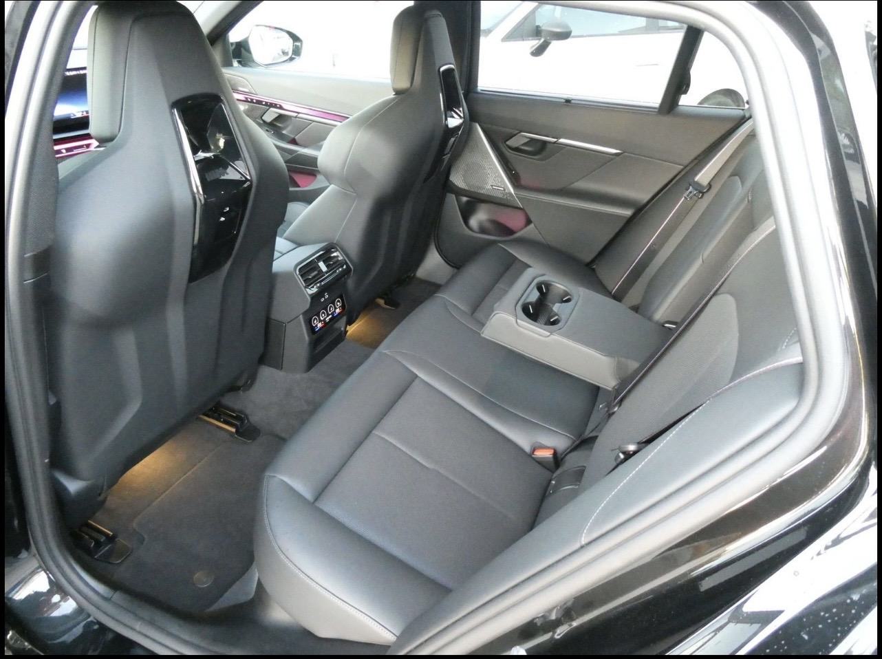 BMW serija 5 550e Xdrive Touring automatik M paket pro Full oprema, fotografija 14