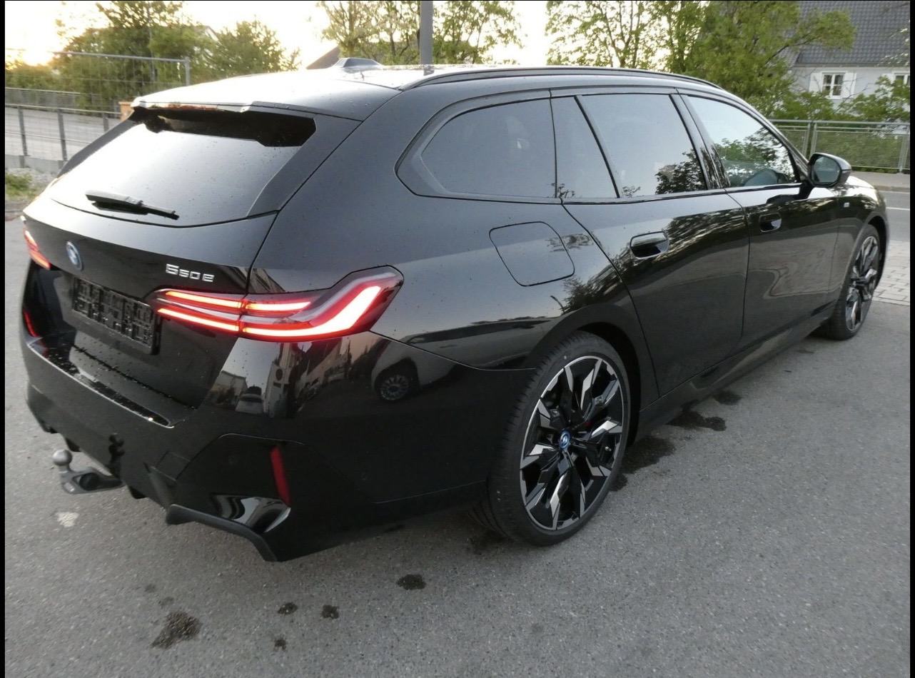 BMW serija 5 550e Xdrive Touring automatik M paket pro Full oprema, fotografija 19