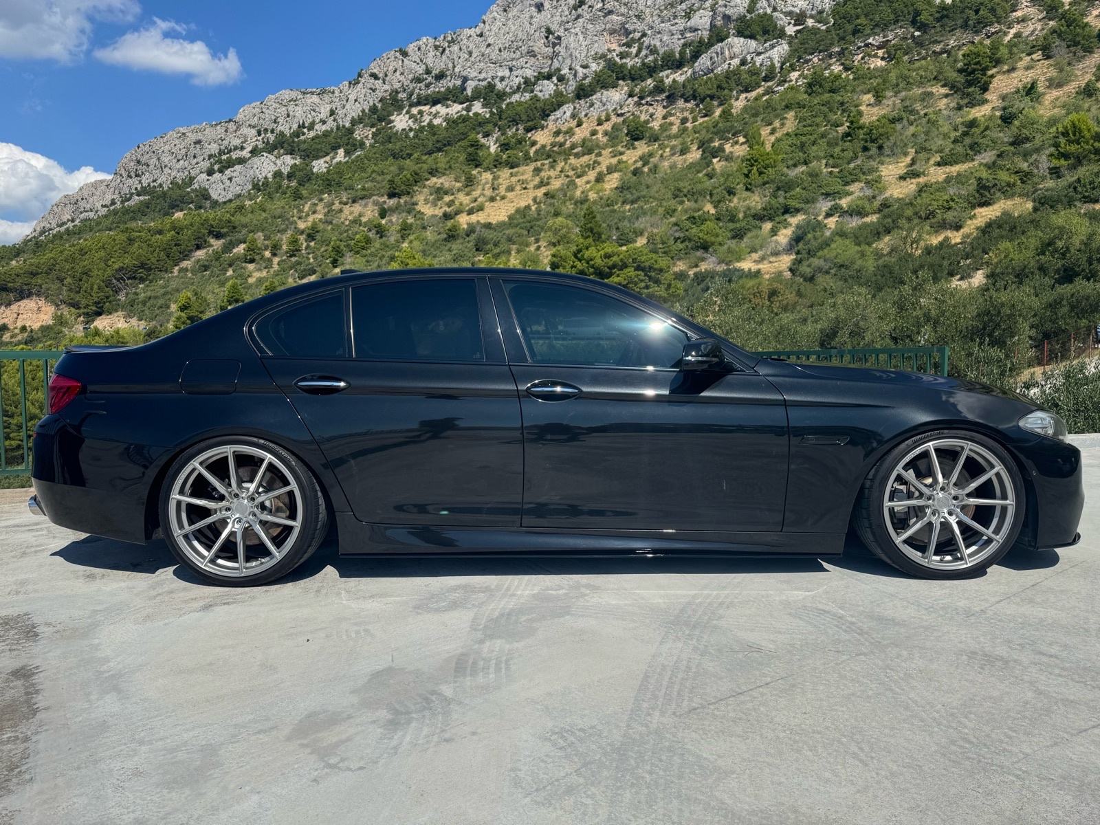 BMW serija 5 550i automatik, fotografija 3