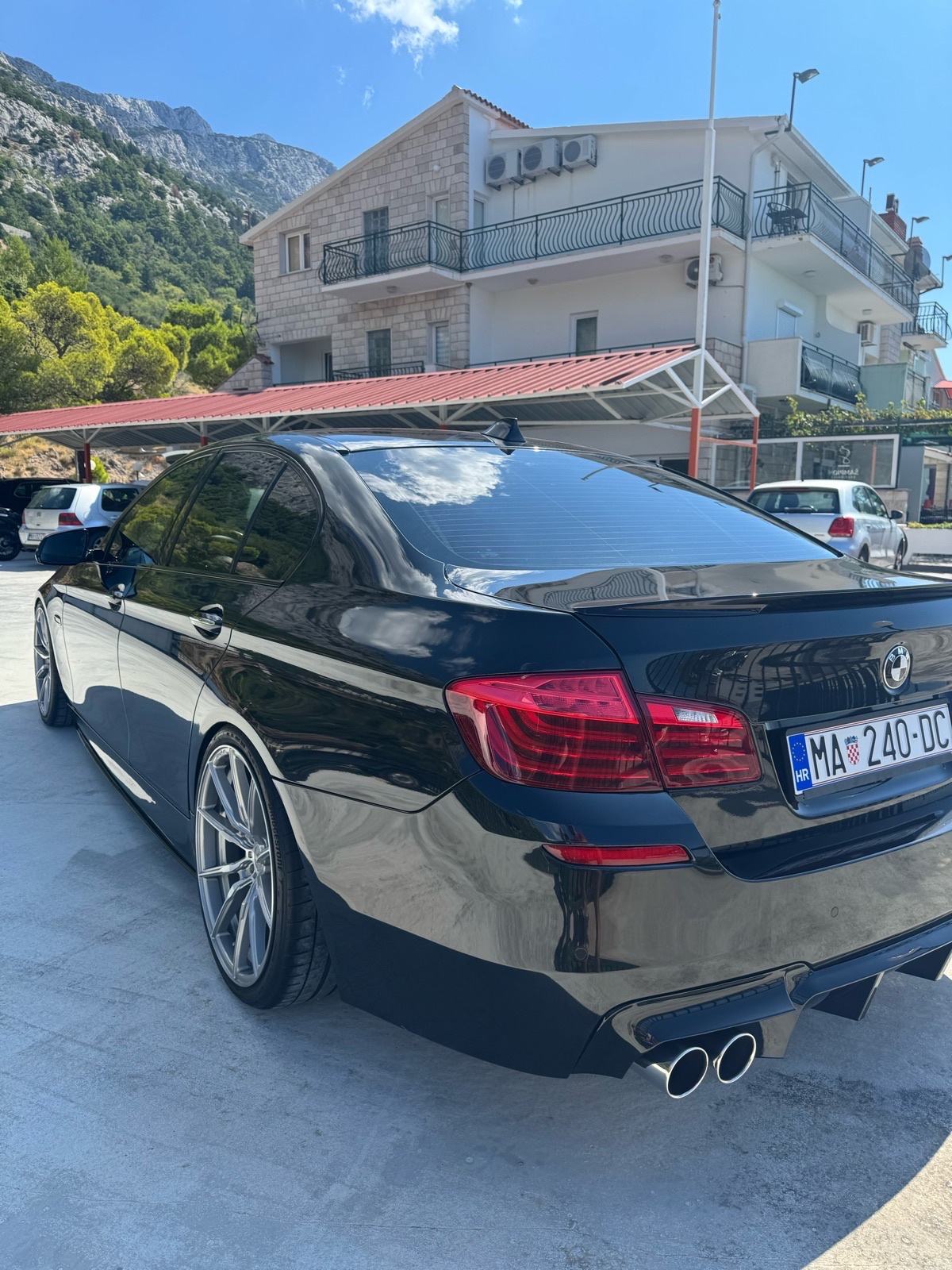 BMW serija 5 550i automatik, fotografija 8