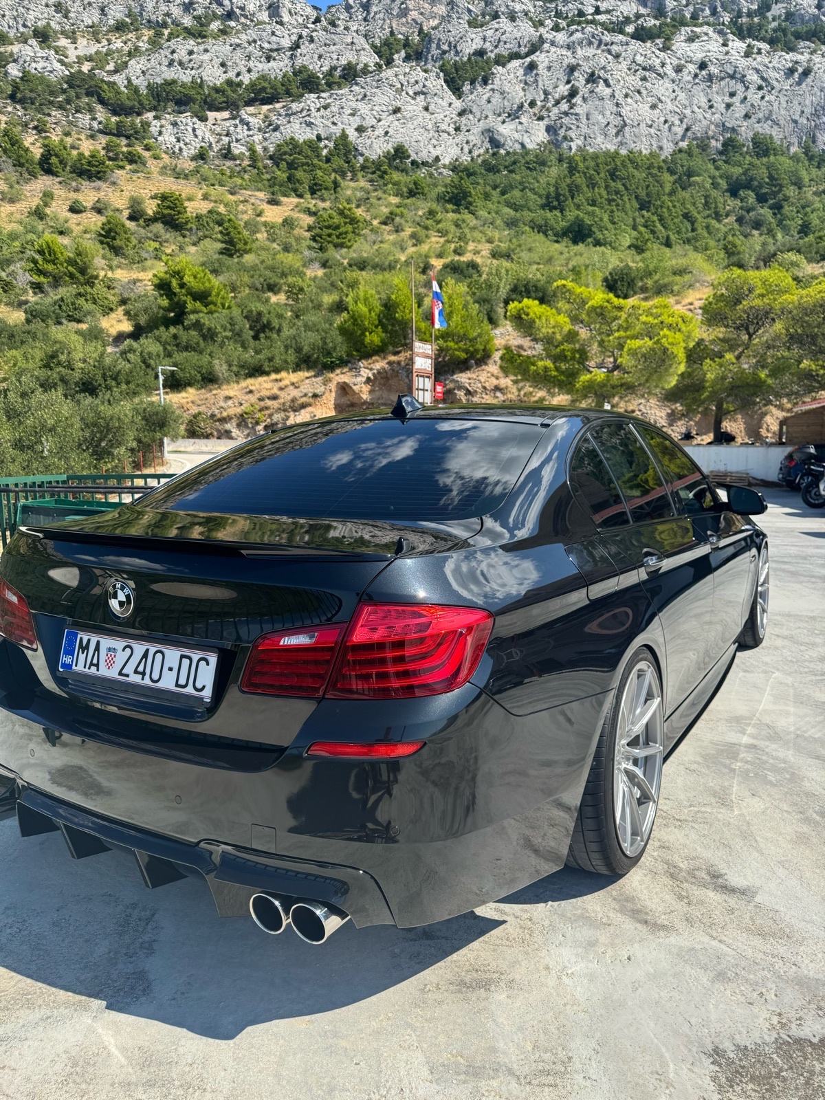 BMW serija 5 550i automatik, fotografija 9