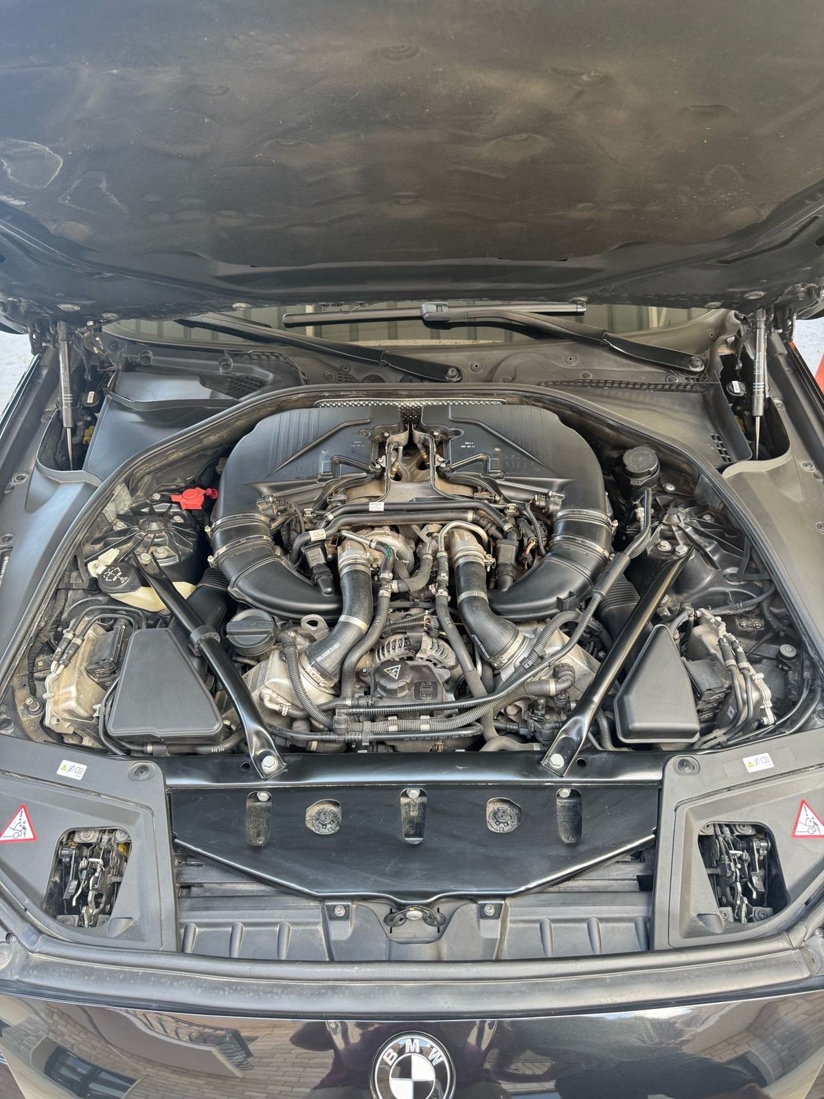 BMW serija 5 550i automatik, fotografija 18