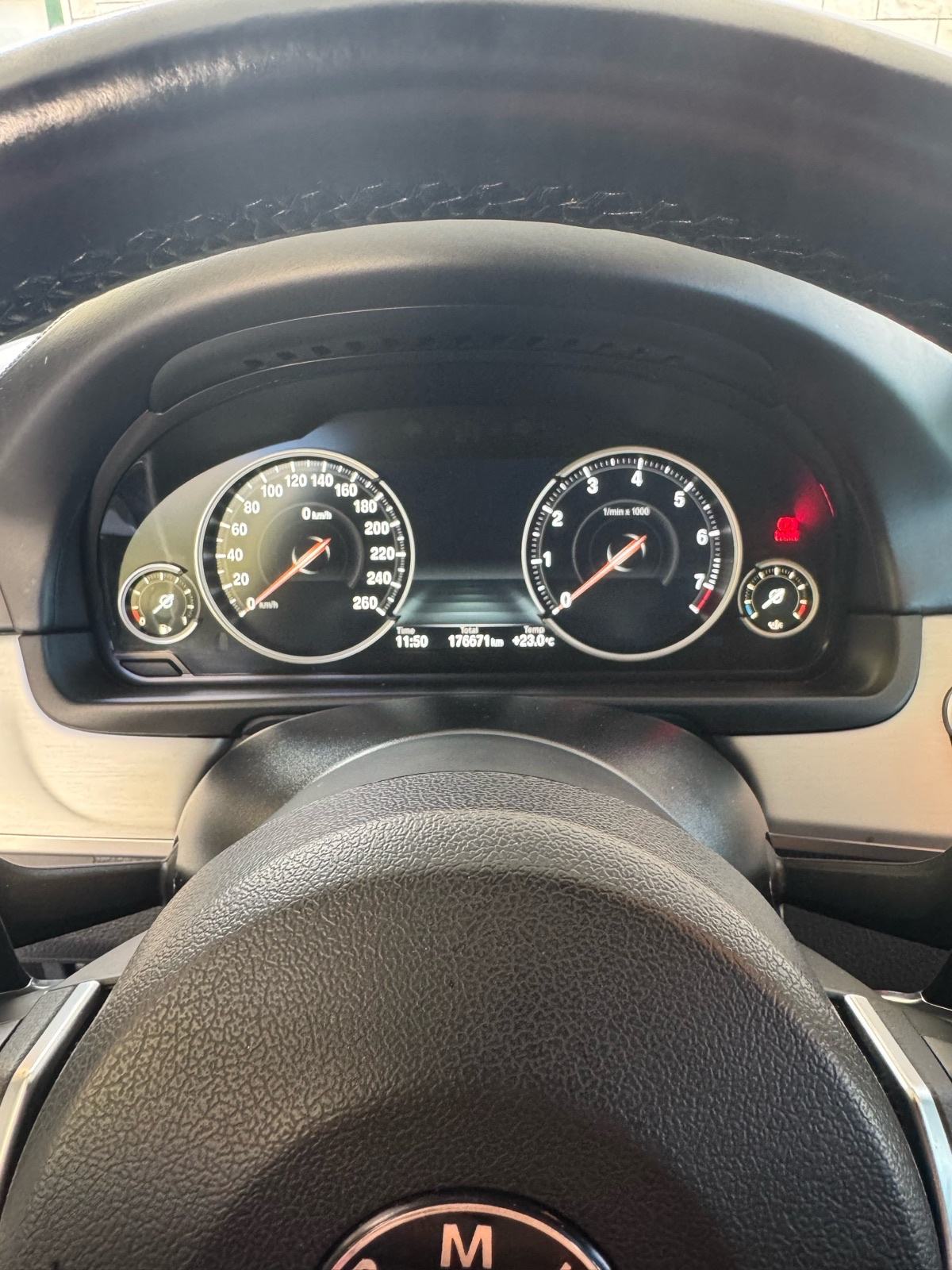 BMW serija 5 550i automatik, fotografija 19