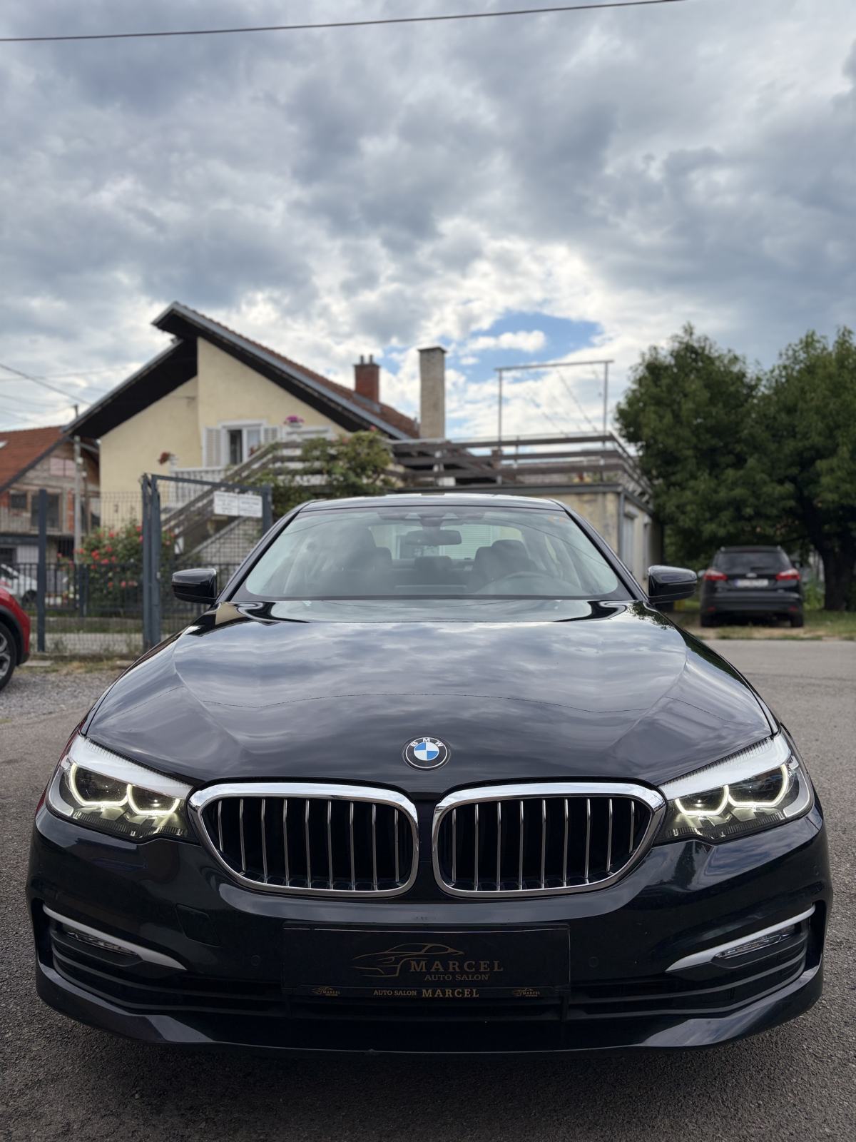BMW serija 5 G30 520d automatik, fotografija 2