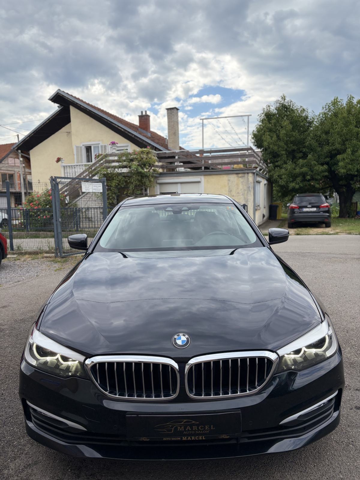 BMW serija 5 G30 520d automatik, fotografija 4