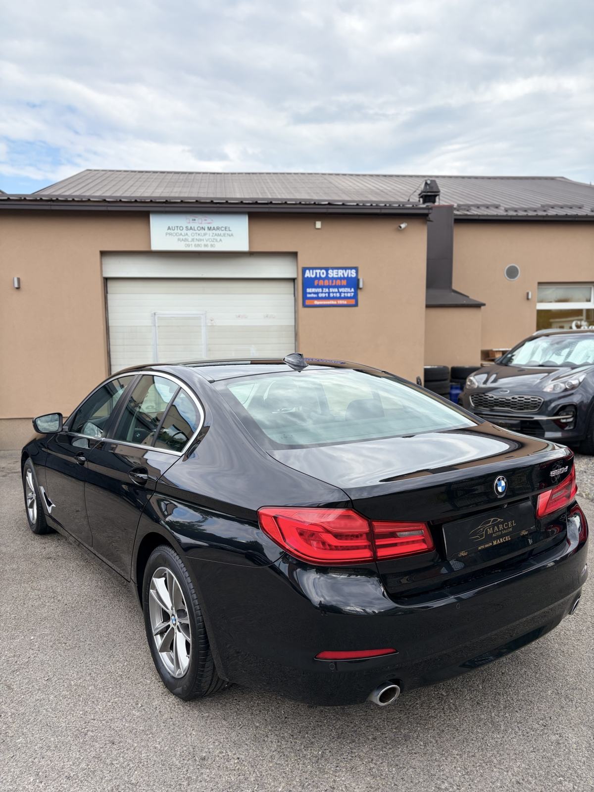 BMW serija 5 G30 520d automatik, fotografija 5