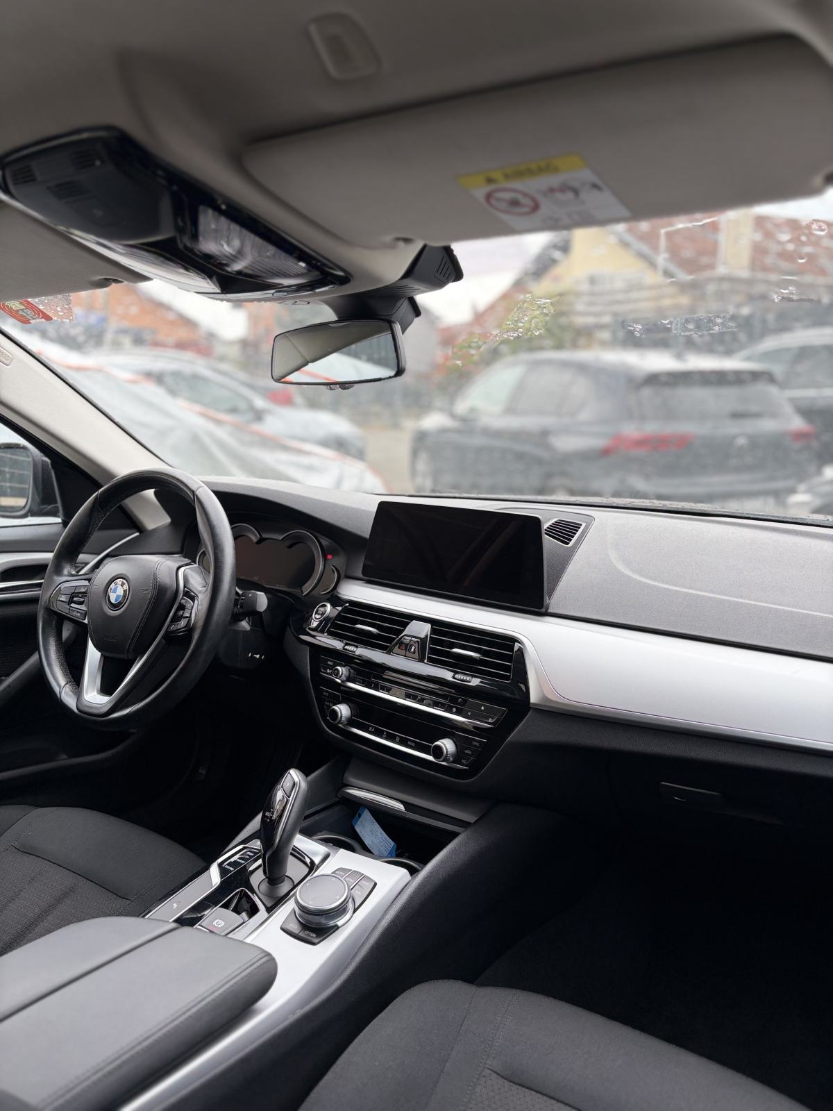 BMW serija 5 G30 520d automatik, fotografija 10