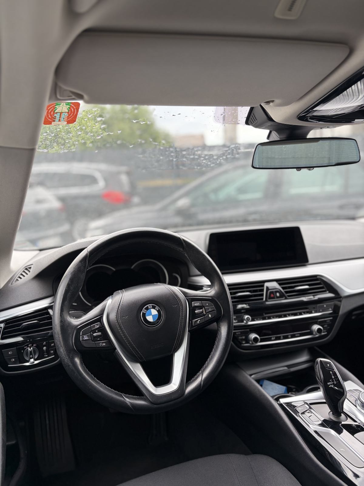 BMW serija 5 G30 520d automatik, fotografija 9