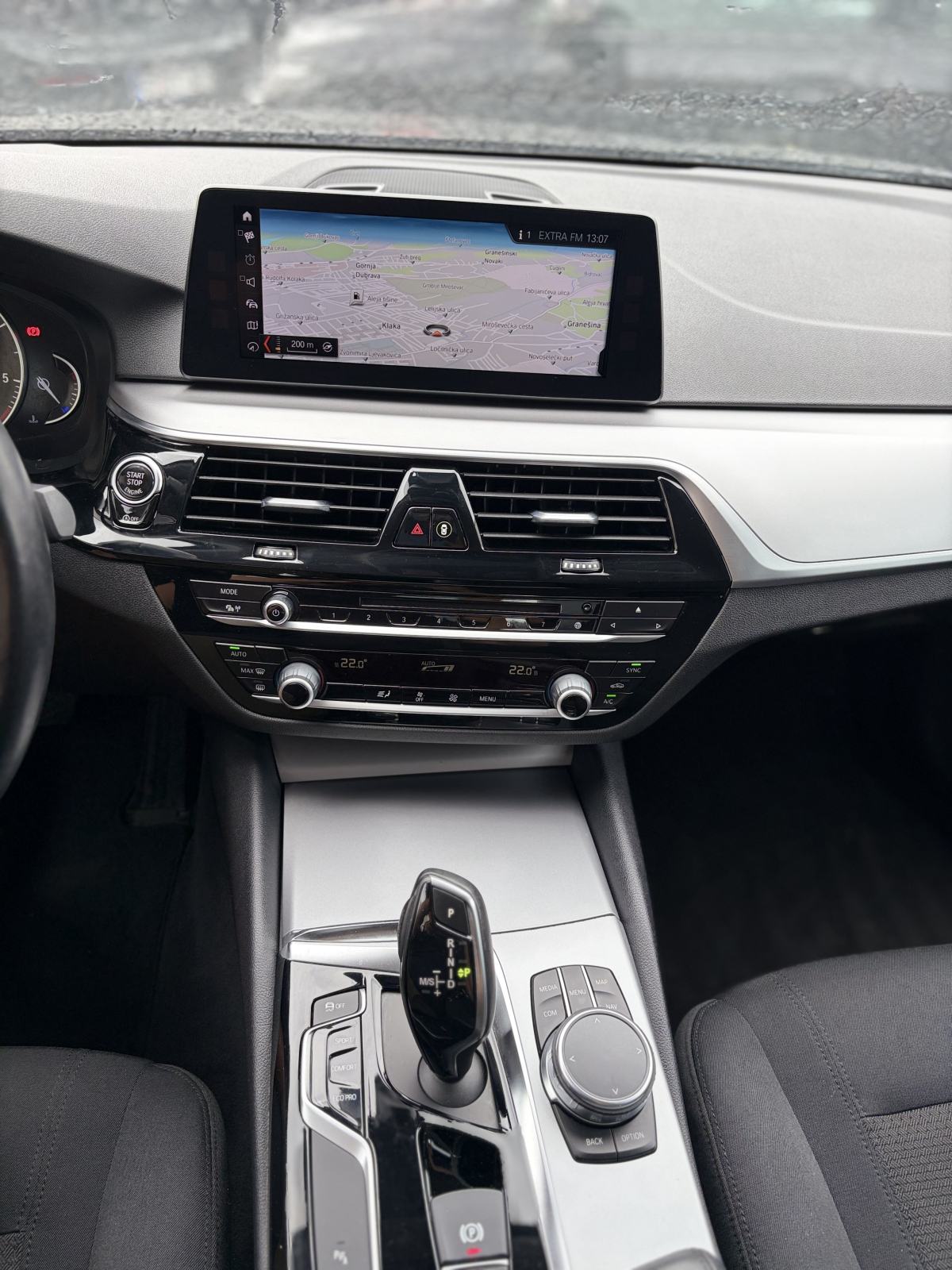 BMW serija 5 G30 520d automatik, fotografija 11