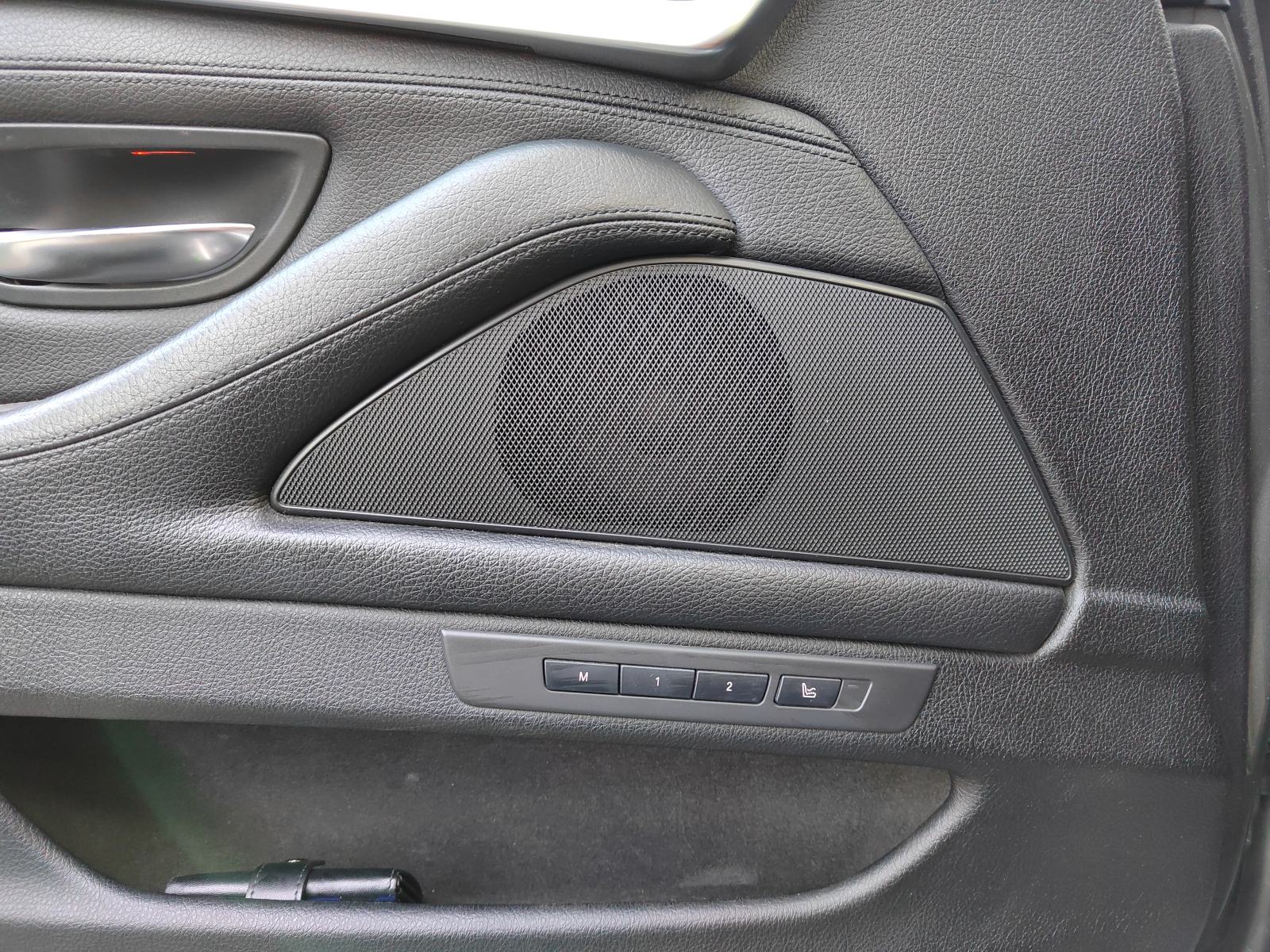 BMW serija 5 LCI 525d 12/26, fotografija 19