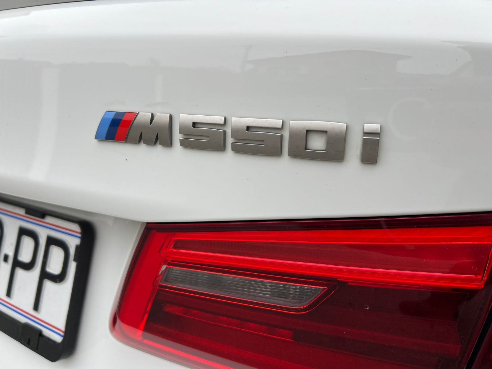 BMW serija 5 M550i, fotografija 5