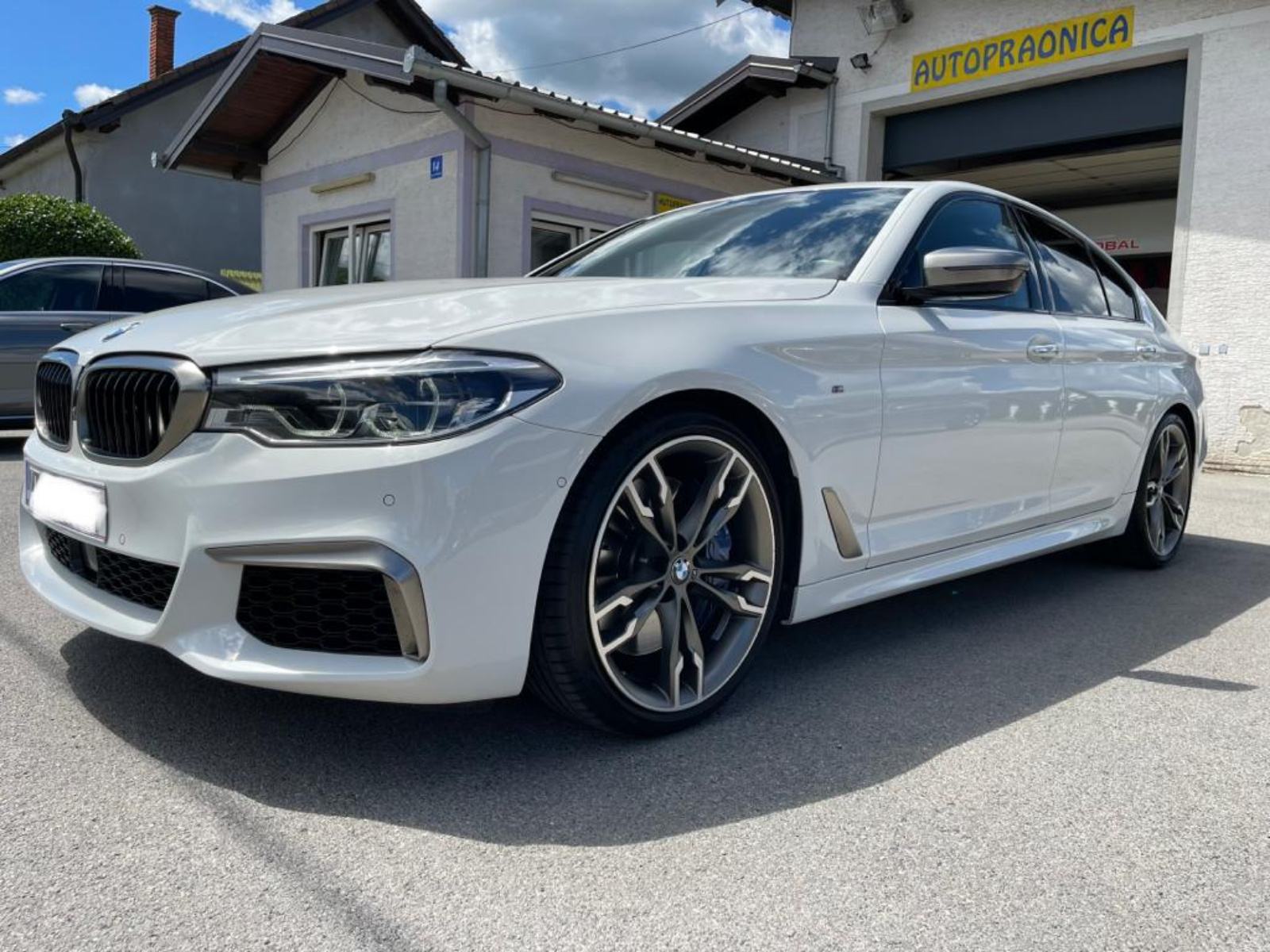 BMW serija 5 M550i, fotografija 19