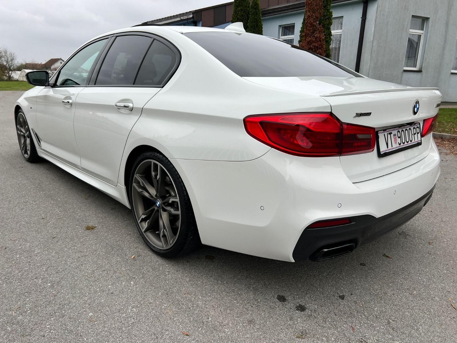 BMW serija 5 M550i, fotografija 7
