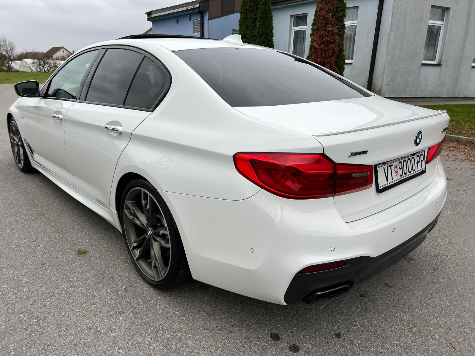 BMW serija 5 M550i, fotografija 6