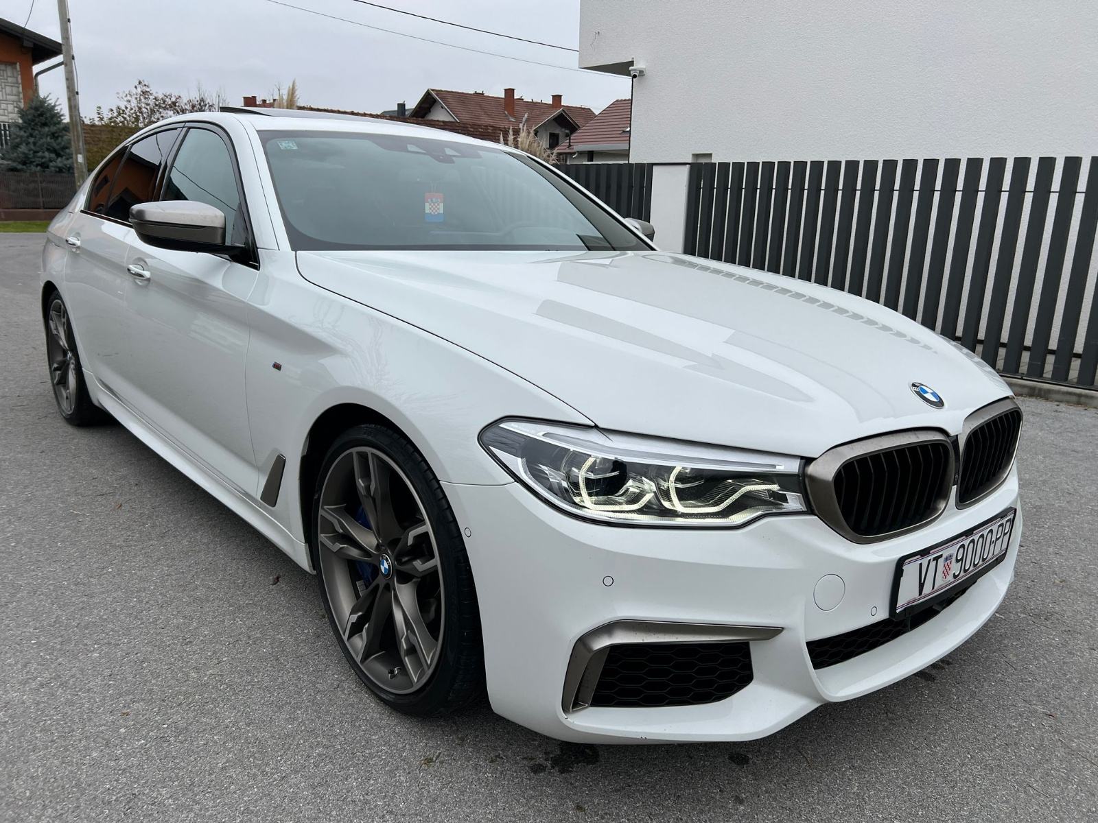 BMW serija 5 M550i, fotografija 2