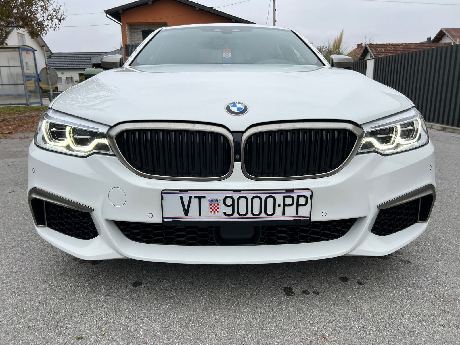 BMW serija 5 M550i, fotografija 3