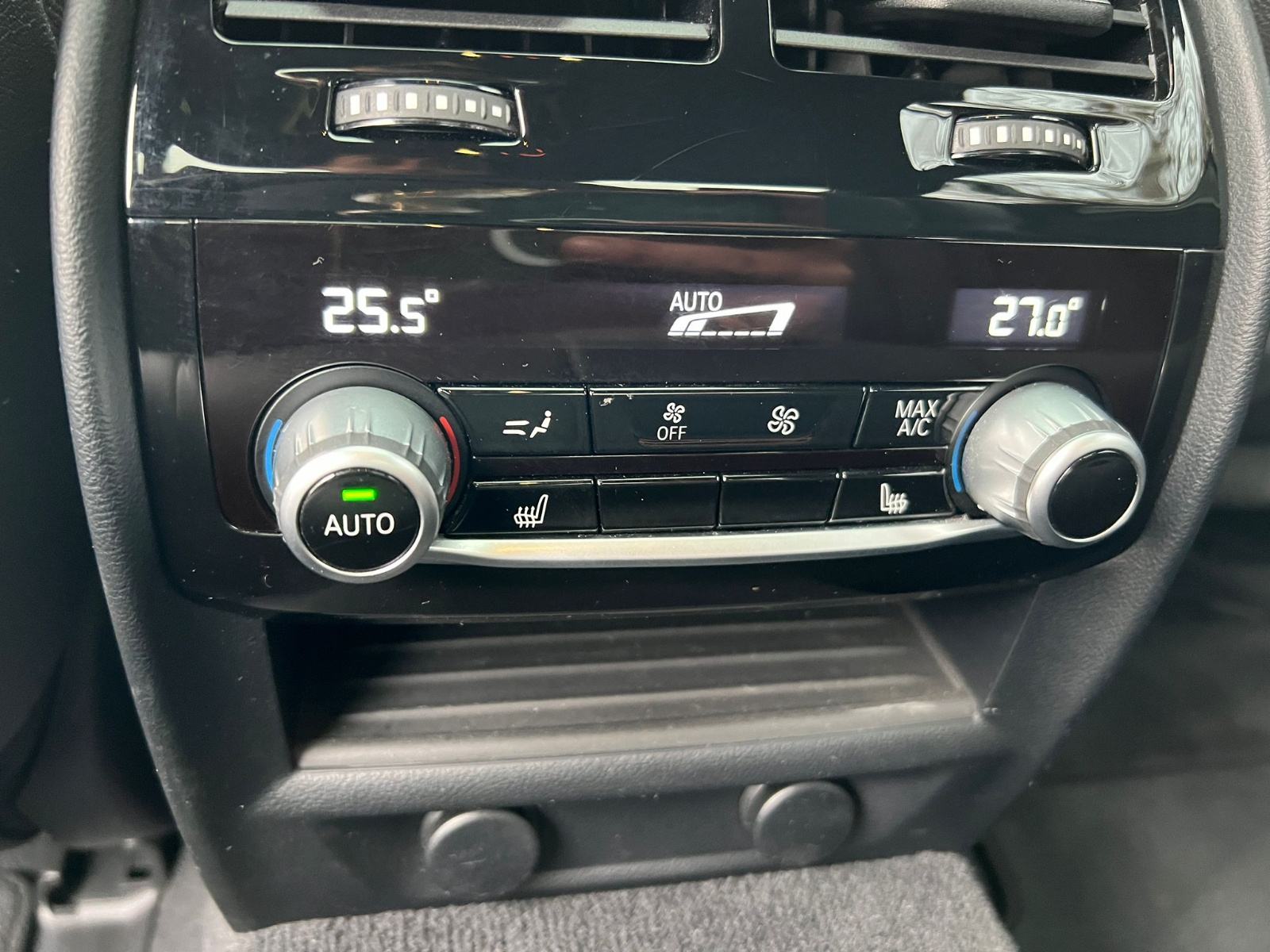 BMW serija 5 M550i, fotografija 9