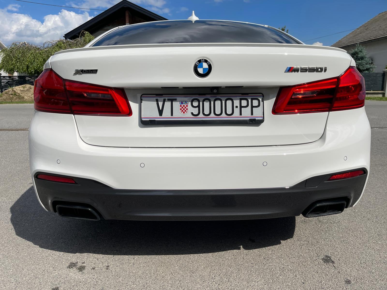 BMW serija 5 M550i, fotografija 14