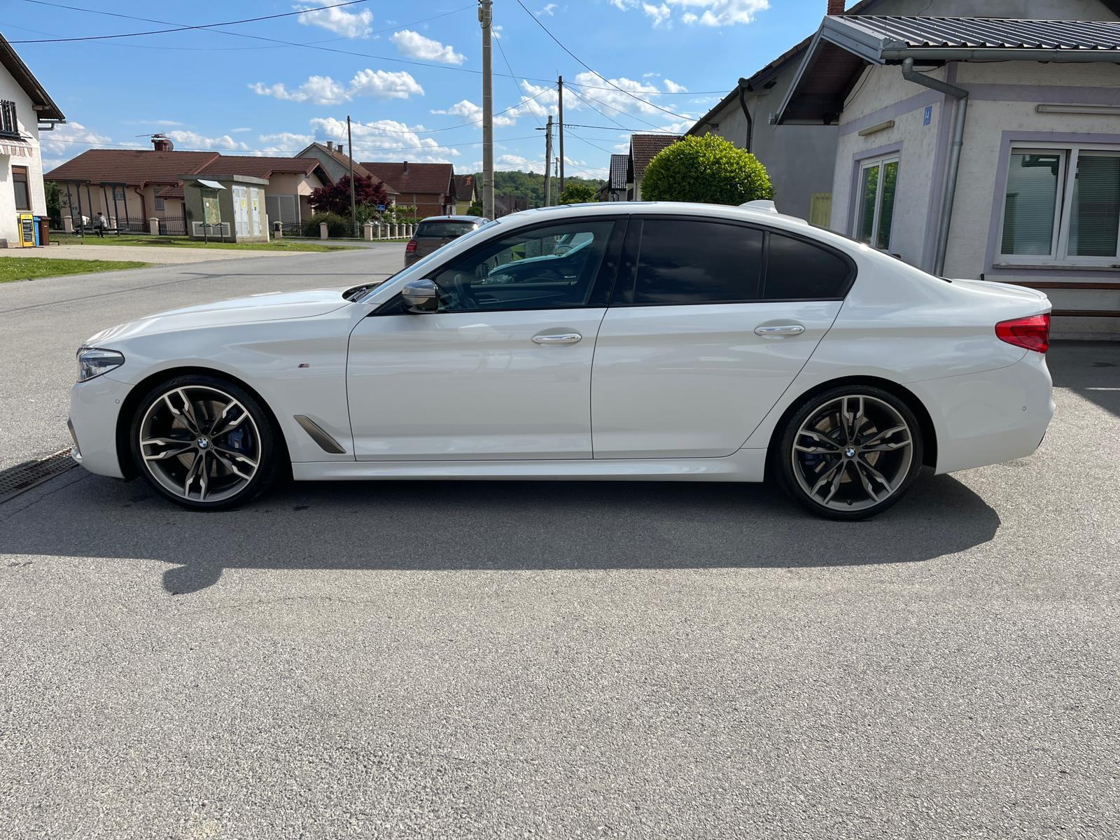 BMW serija 5 M550i, fotografija 18