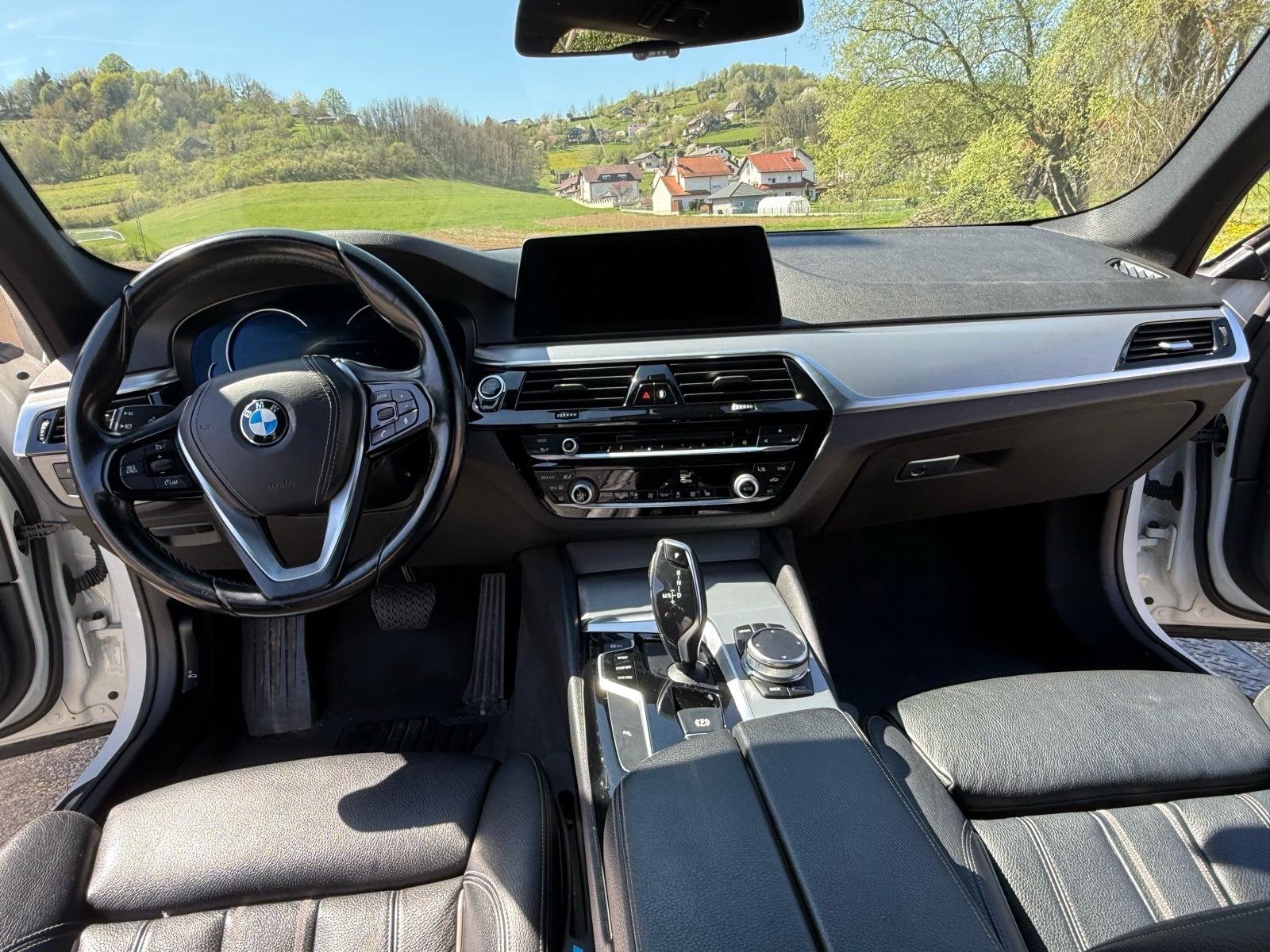 BMW serija 5 Touring 520d automatik, fotografija 9