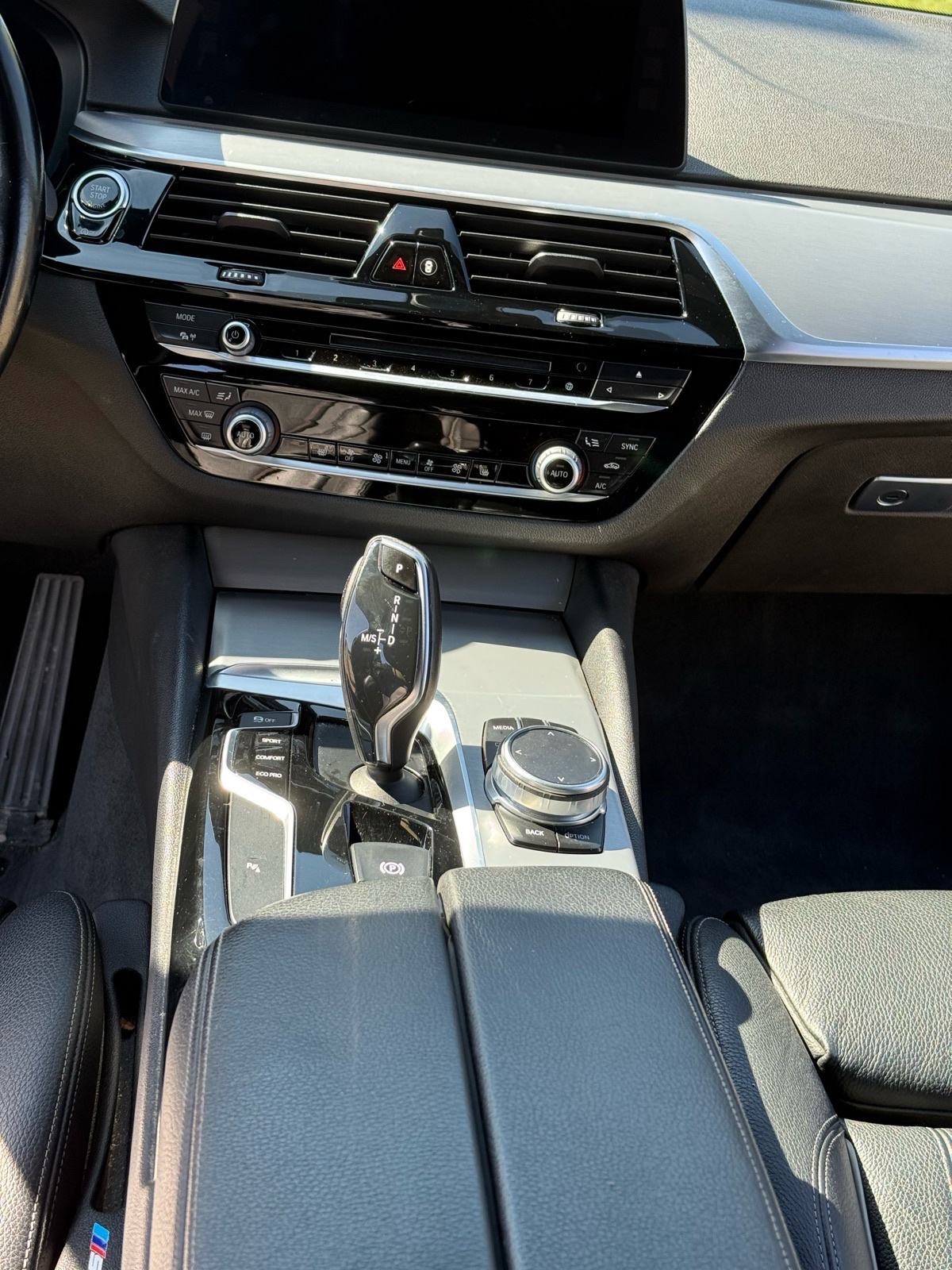 BMW serija 5 Touring 520d automatik, fotografija 11