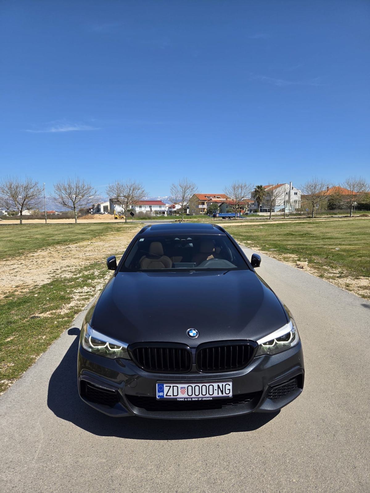 BMW serija 5 Touring 520d M paket, fotografija 3
