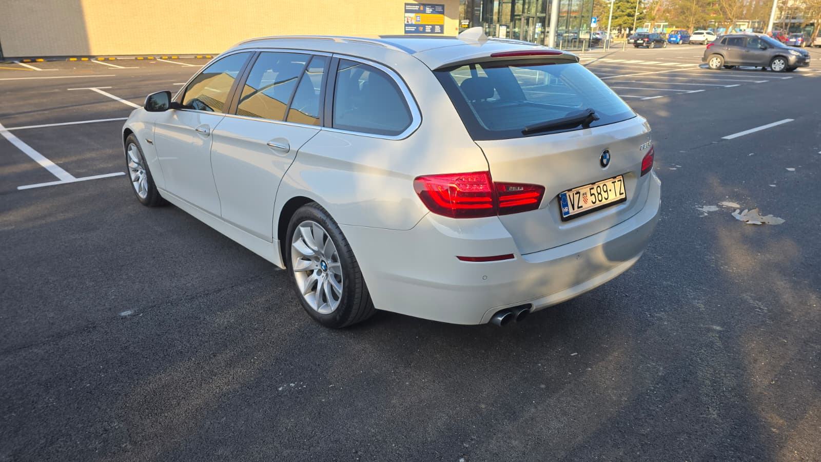 BMW F11 520d,8AT,B47, fotografija 9