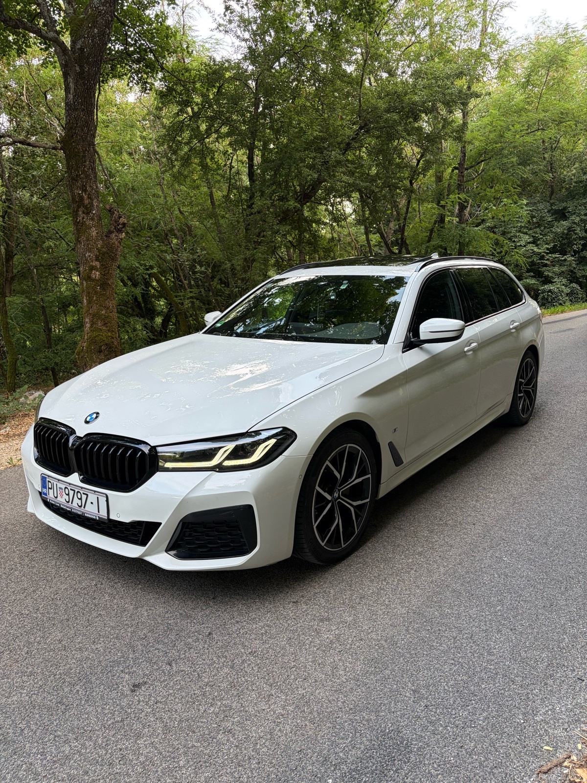 BMW serija 5 Touring 520d automatik, fotografija 2