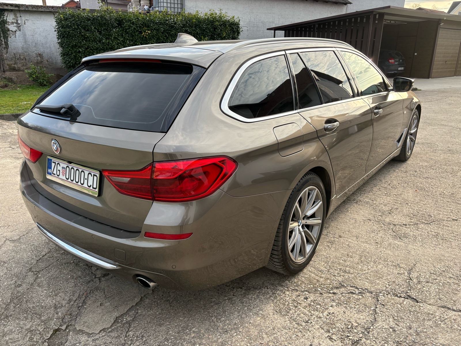 BMW serija 5 Touring 520d automatik, fotografija 2