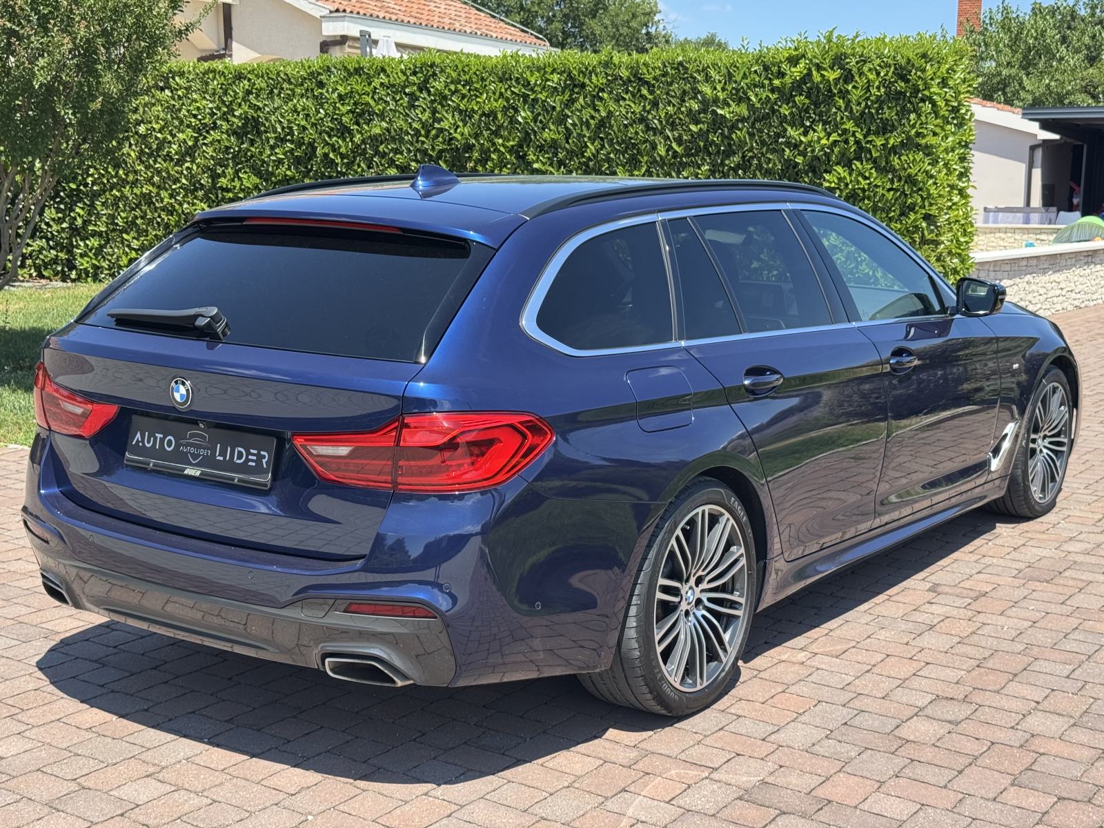 BMW 520d xDrive Touring M Sport *AKCIJA*, fotografija 8