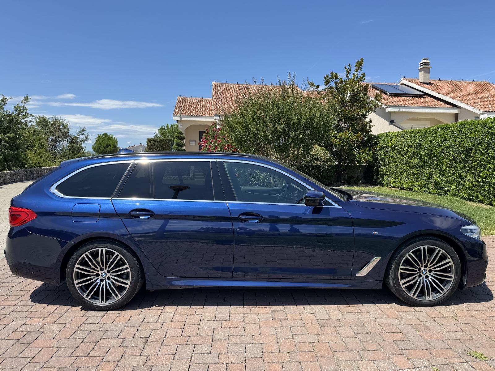 BMW 520d xDrive Touring M Sport *AKCIJA*, fotografija 9
