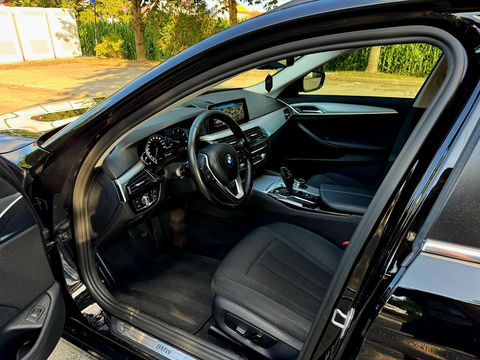 BMW Touring 520d -G31,automatik,Virtual, fotografija 13