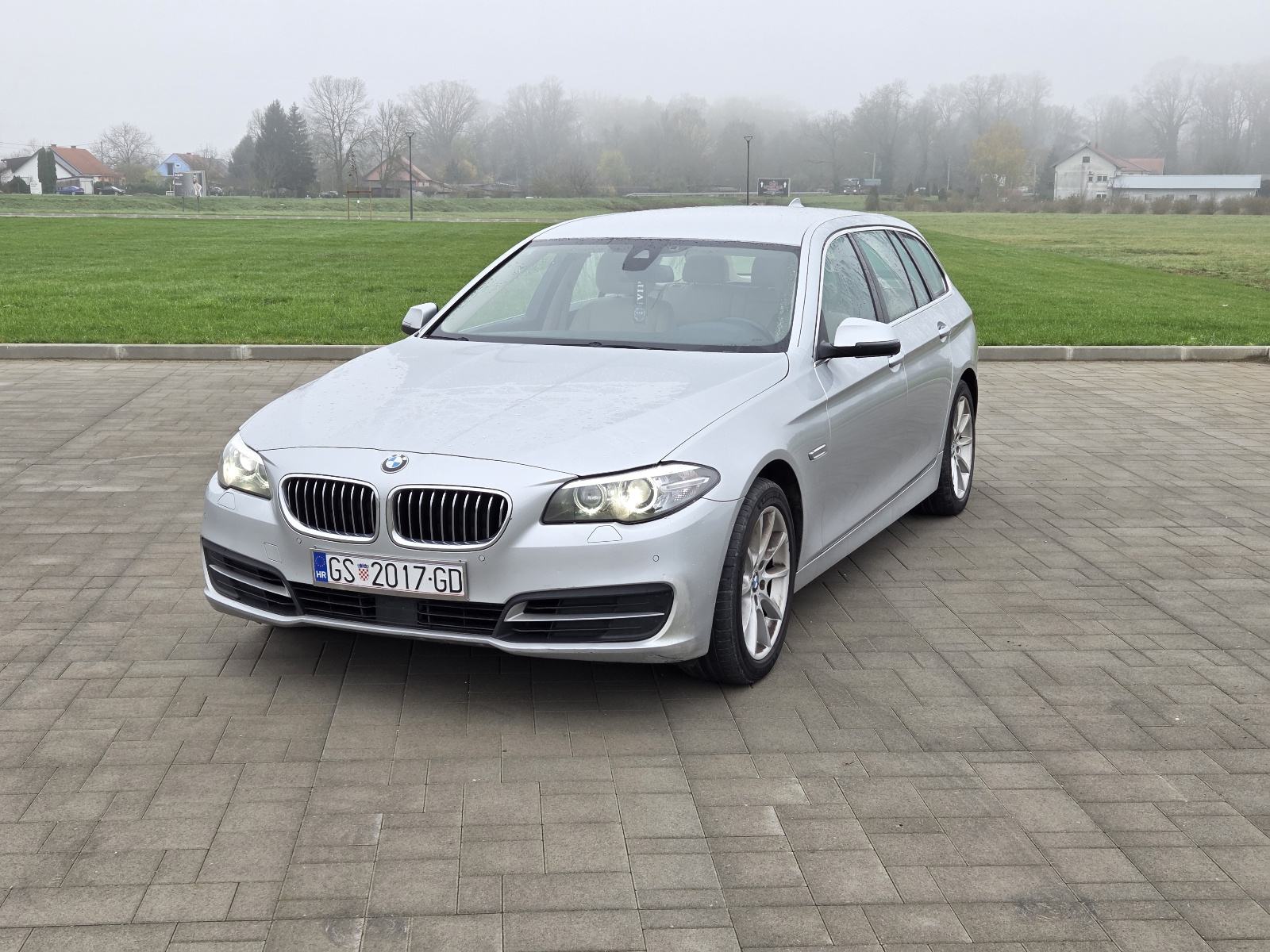 BMW serija 5 Touring 520d**Automatik**X-drive**, fotografija 2