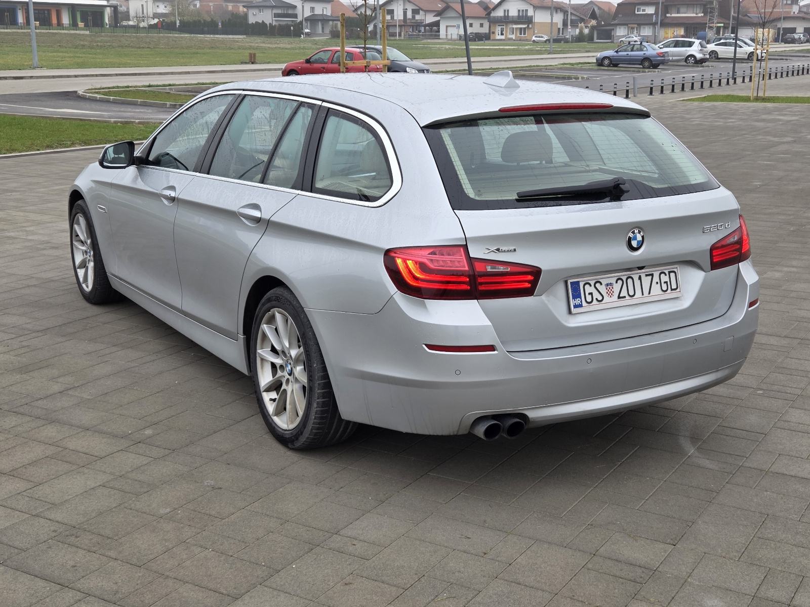 BMW serija 5 Touring 520d**Automatik**X-drive**, fotografija 9