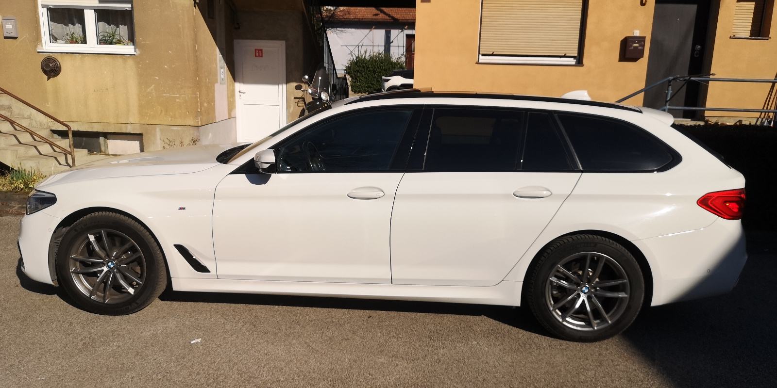 BMW serija 5 Touring 520d M paket u PDV-u, fotografija 2