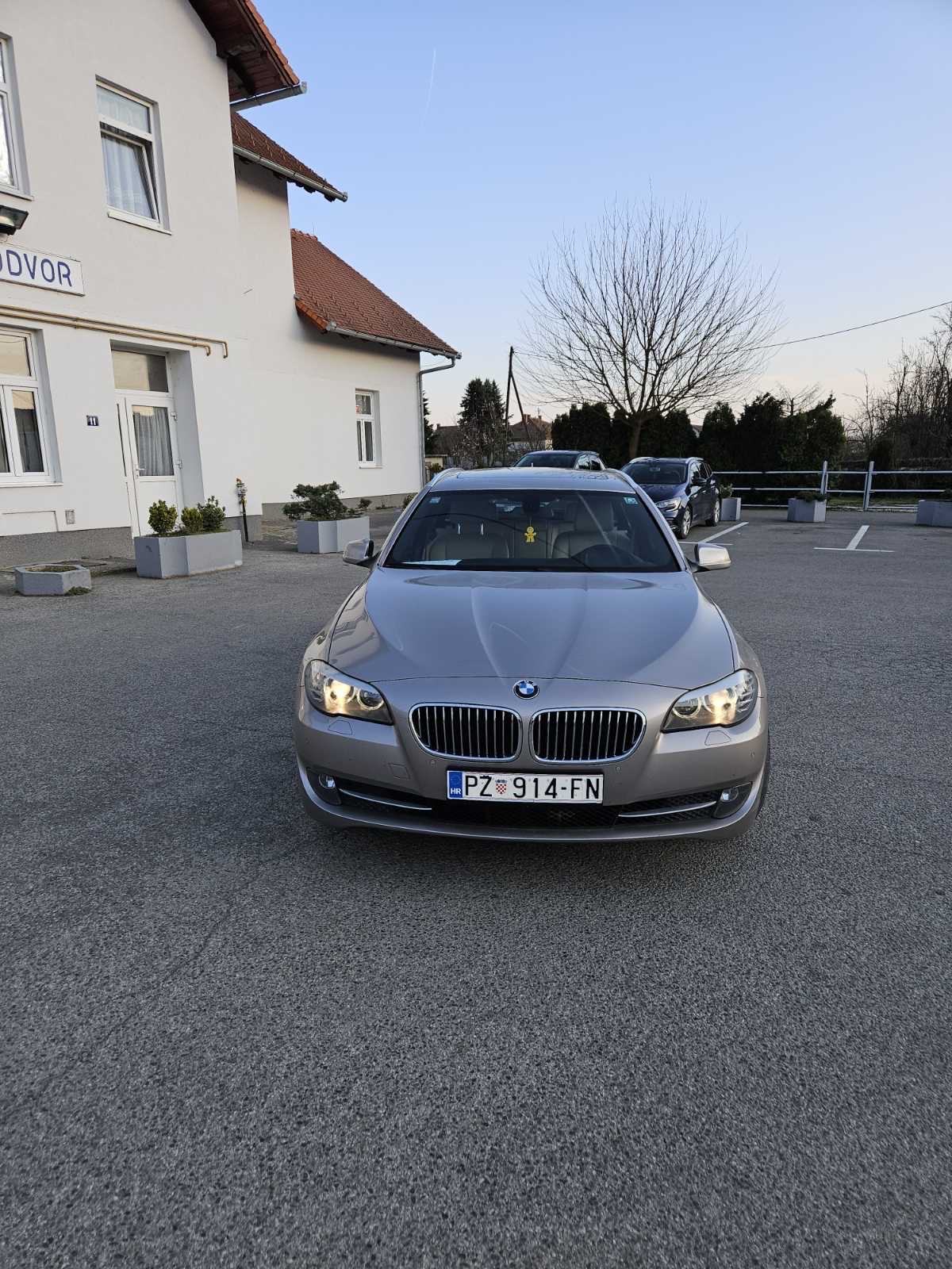 BMW serija 5 Touring 520d NOVI LANAC!, fotografija 11