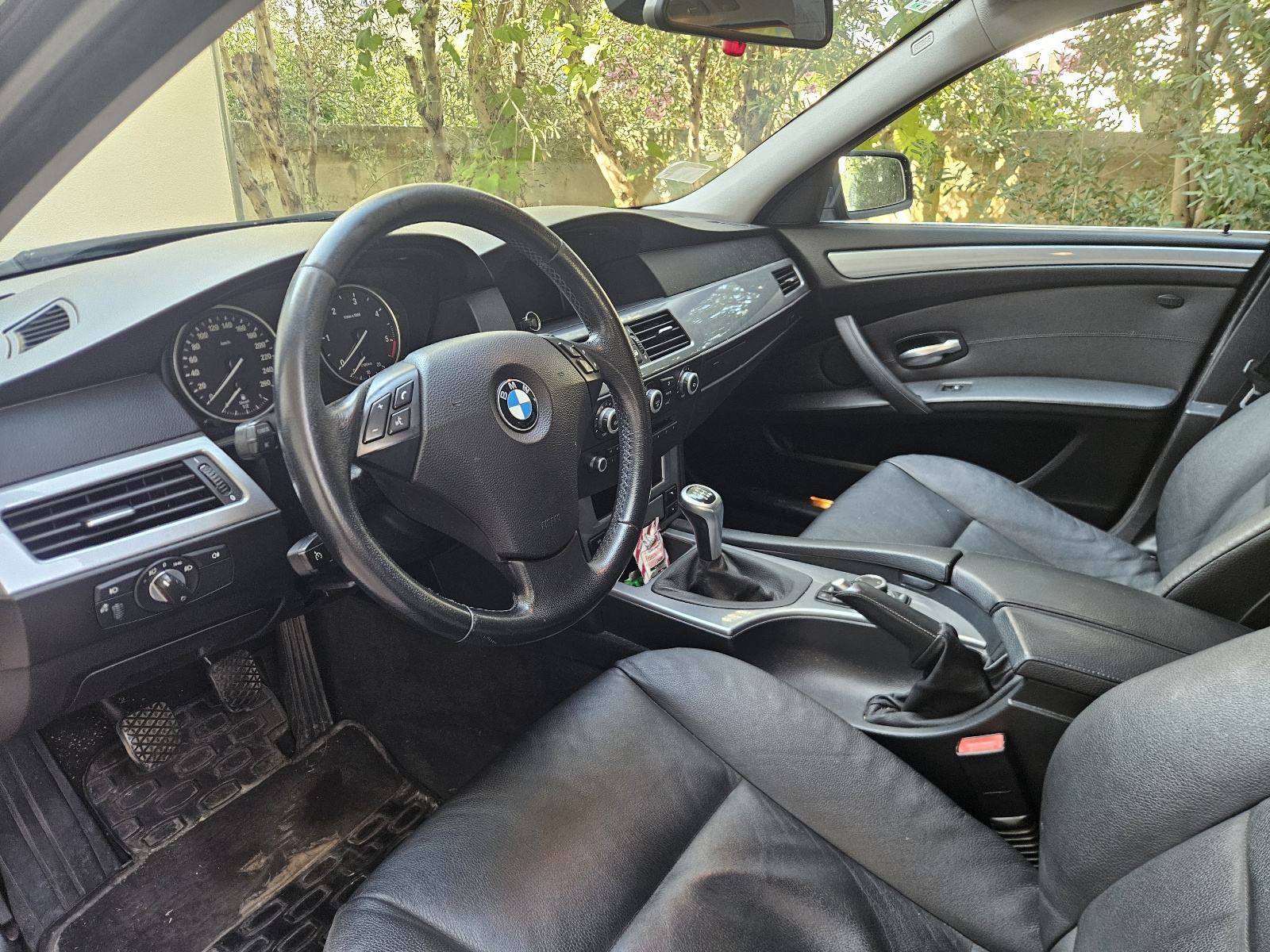 BMW serija 5 Touring 520d, fotografija 11