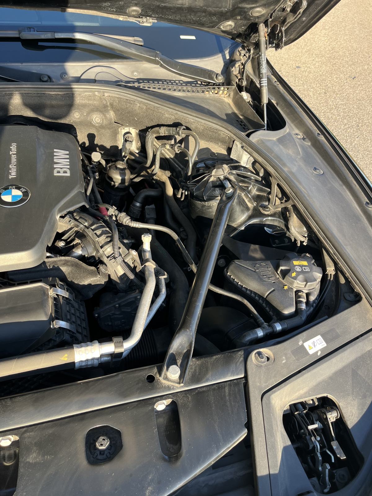 BMW serija 5 Touring 520d, fotografija 11