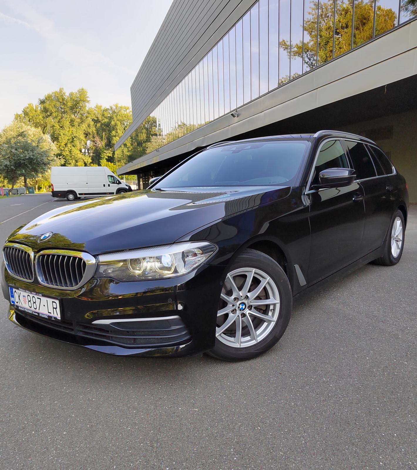 BMW serija 5 Touring 520xd, fotografija 2