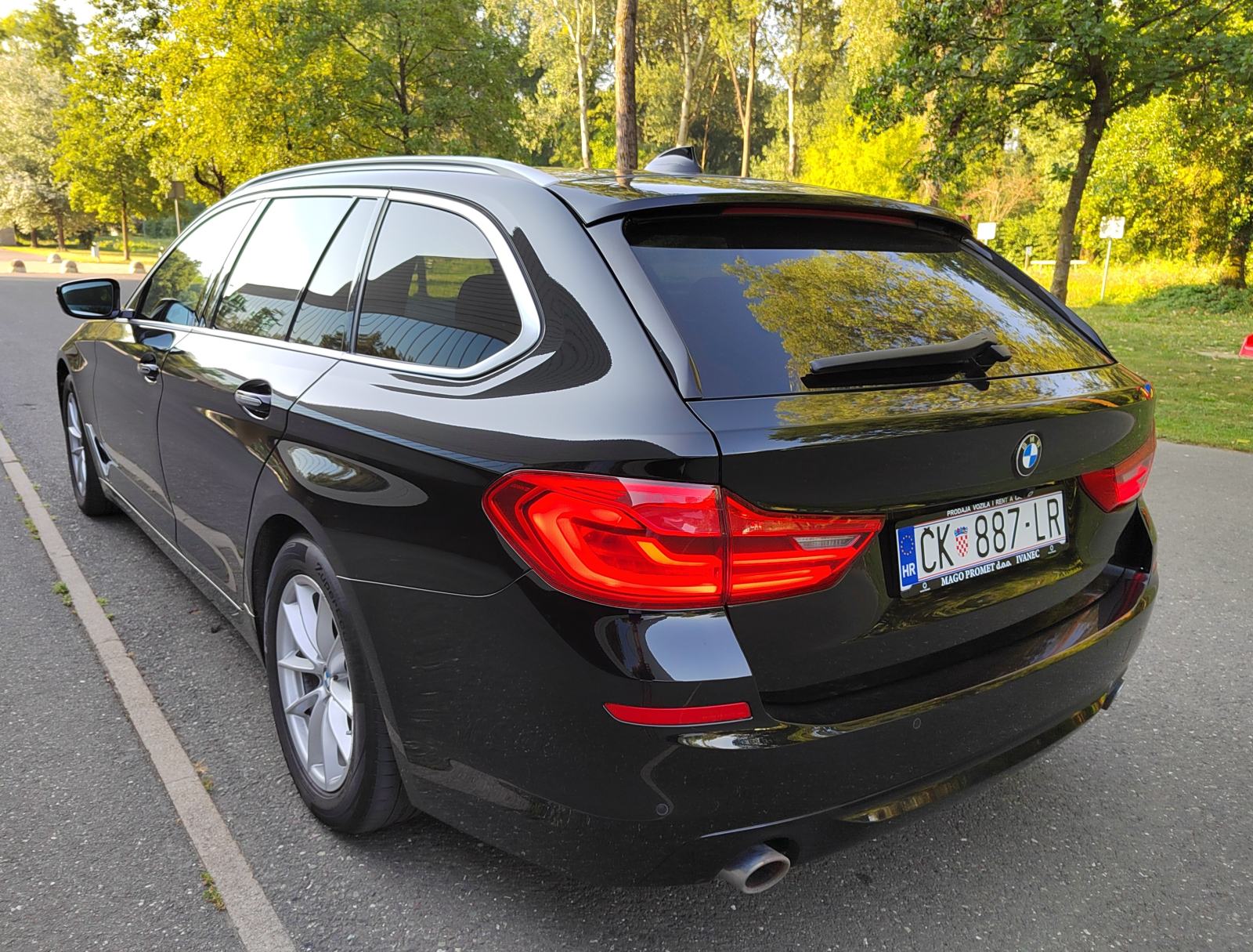 BMW serija 5 Touring 520xd, fotografija 3
