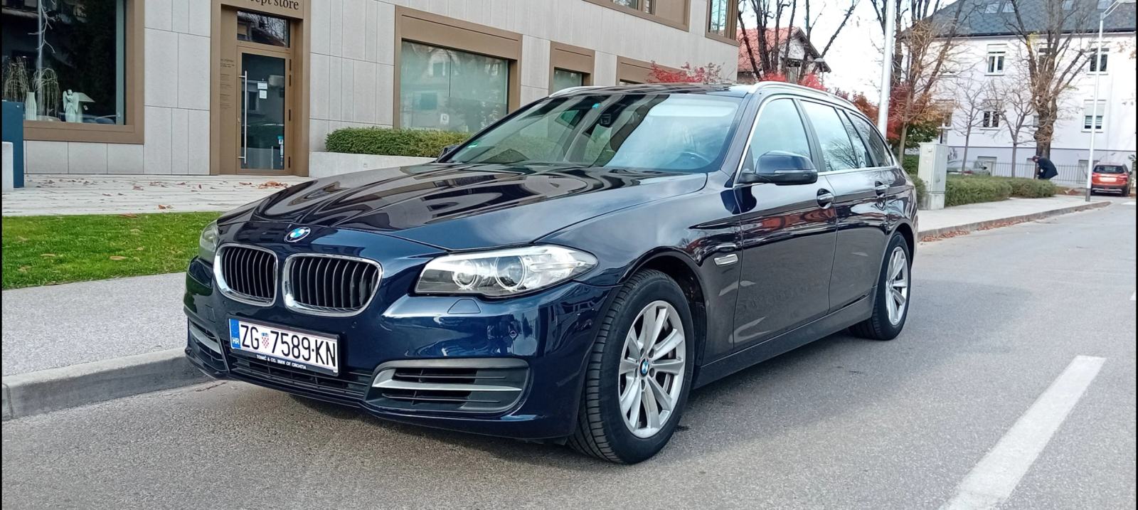 BMW 525d xDrive, automatik, stakleni krov, odličan!, pogled izvana - slika 2