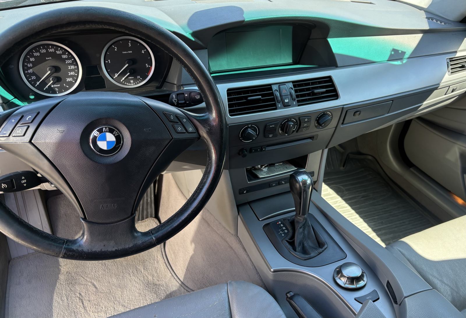 BMW serija 5 Touring 525d, fotografija 12