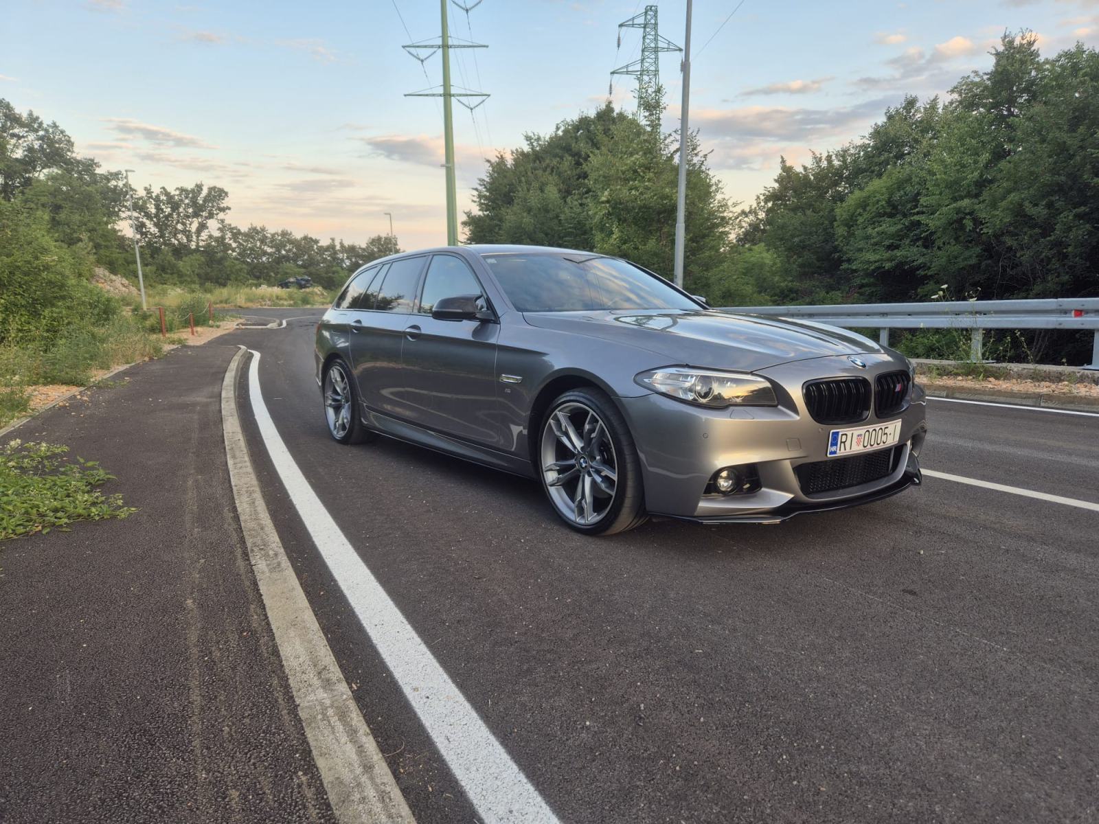 BMW serija 5 Touring 525xd automatik, fotografija 3