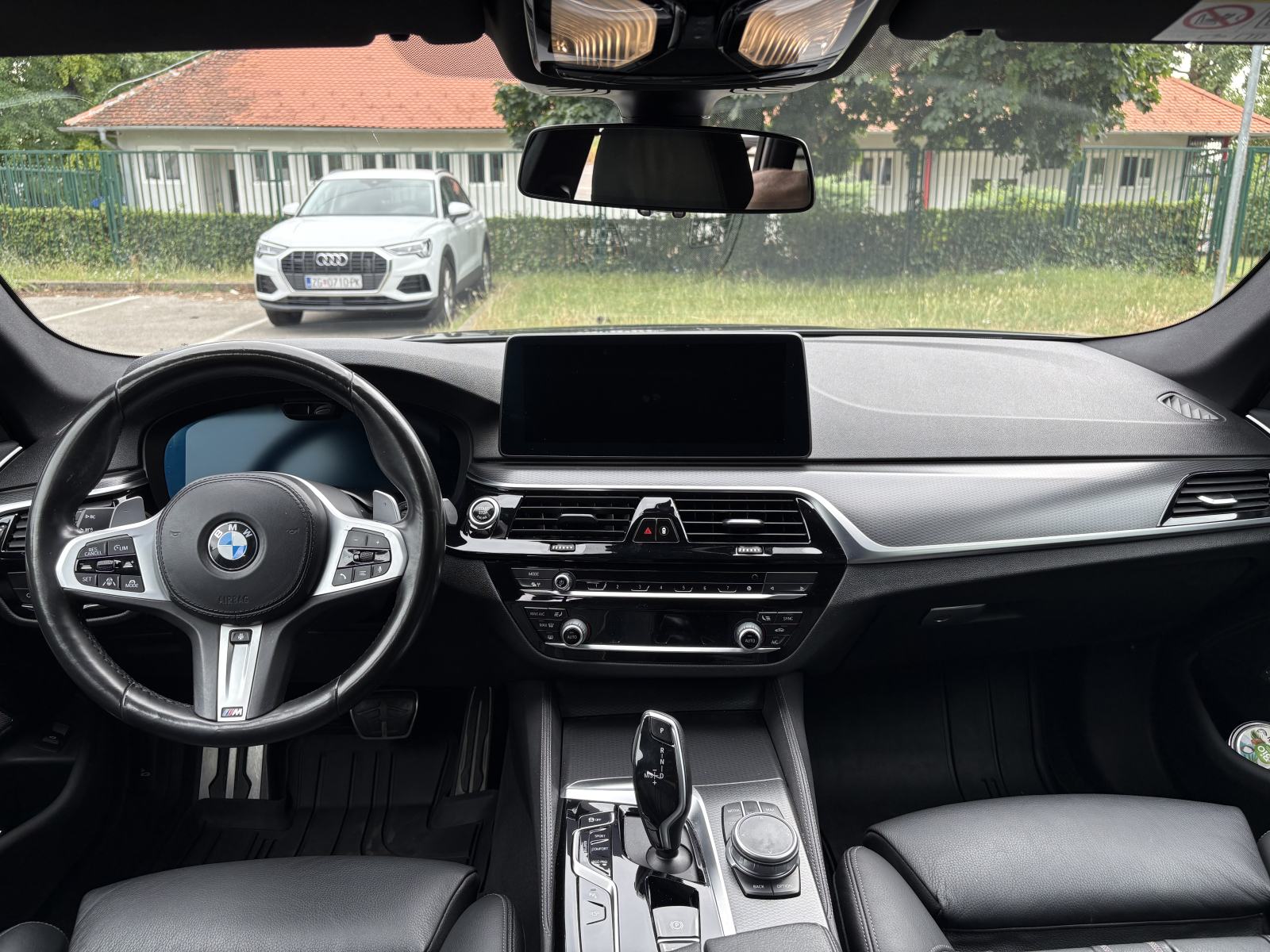 BMW serija 5 Touring 530d xDrive M paket full, fotografija 18