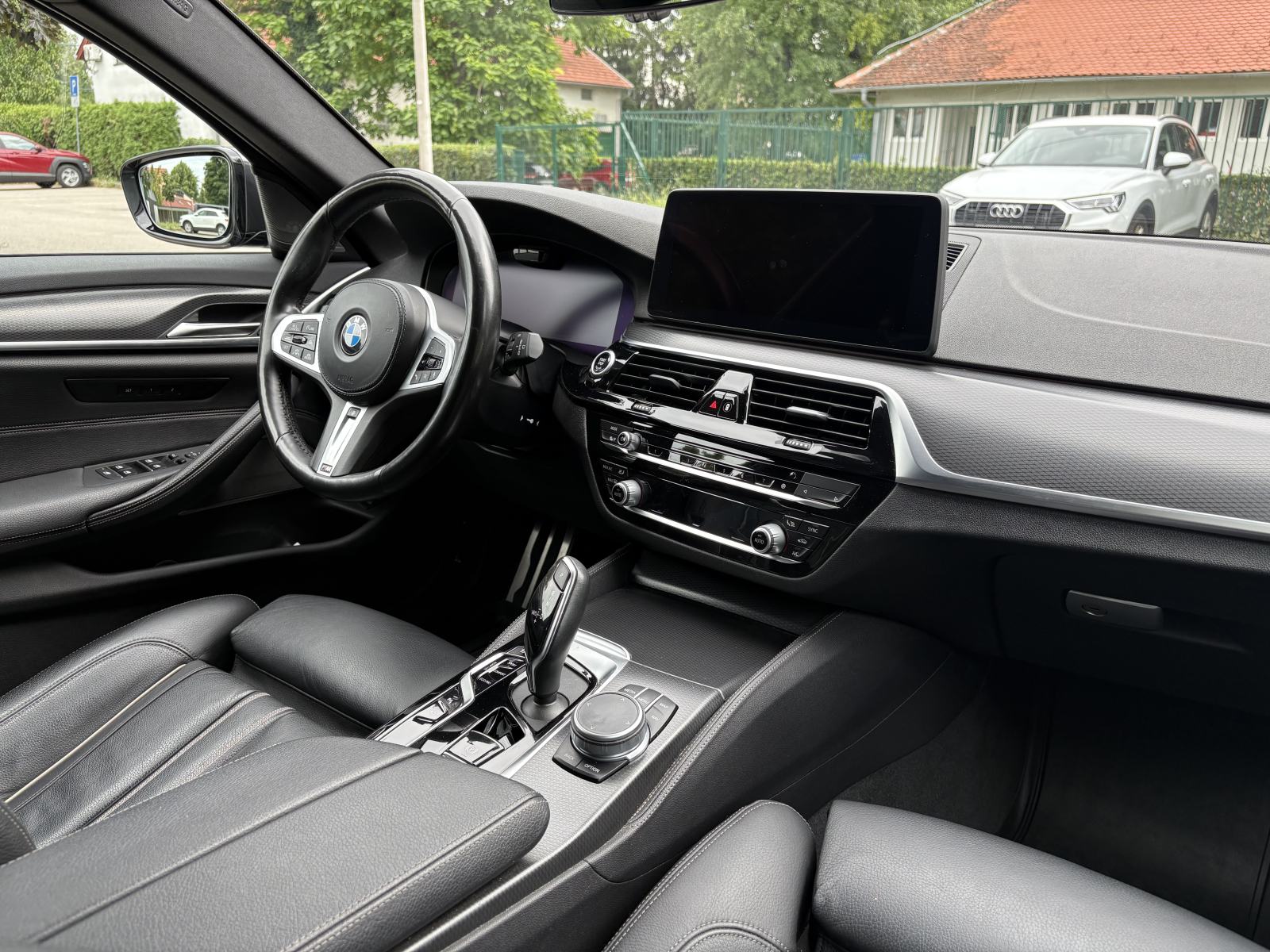 BMW serija 5 Touring 530d xDrive M paket full, fotografija 20