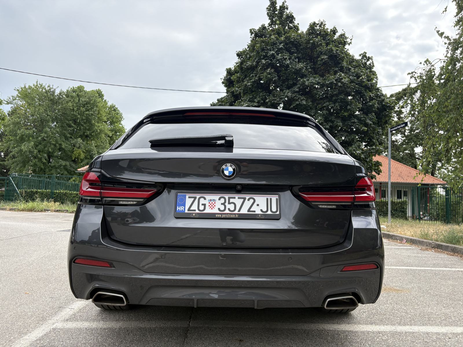 BMW serija 5 Touring 530d xDrive M paket full, fotografija 10
